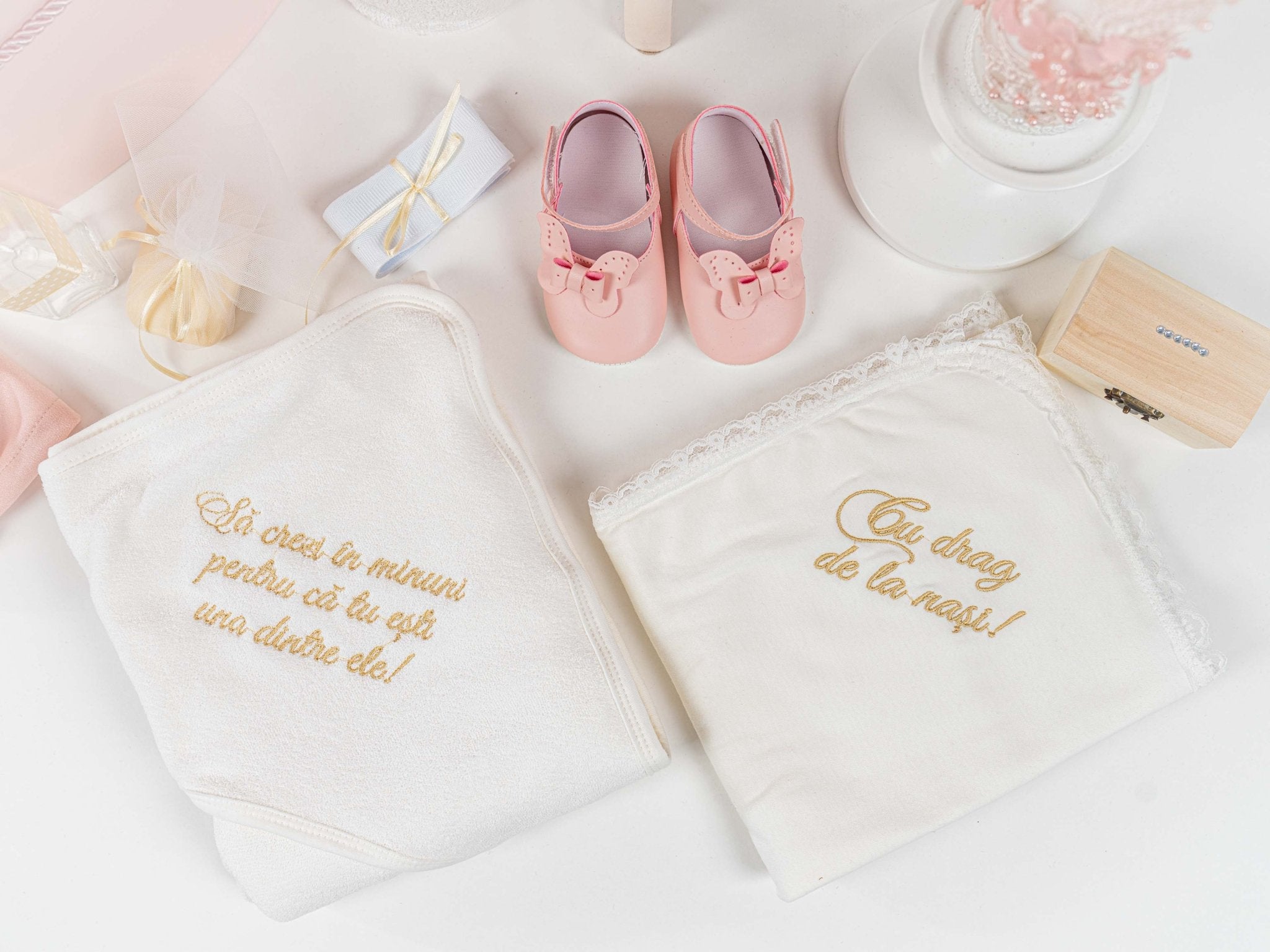Set Botez Complet cu Rochita Roz Somon si Trusou Hand - made - Eleonora - Botez bebelusi