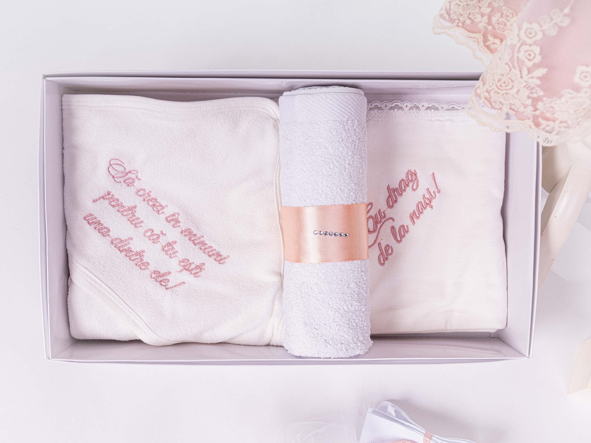 Set botez complet cu rochita, trusou hand made si lumanare personalizata - Caetana - Botez bebelusi