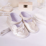 Set Complet Botez Bebelusi cu Rochita Eleganta, Lumanare si Cufar Personalizat - Aitana - Botez bebelusi