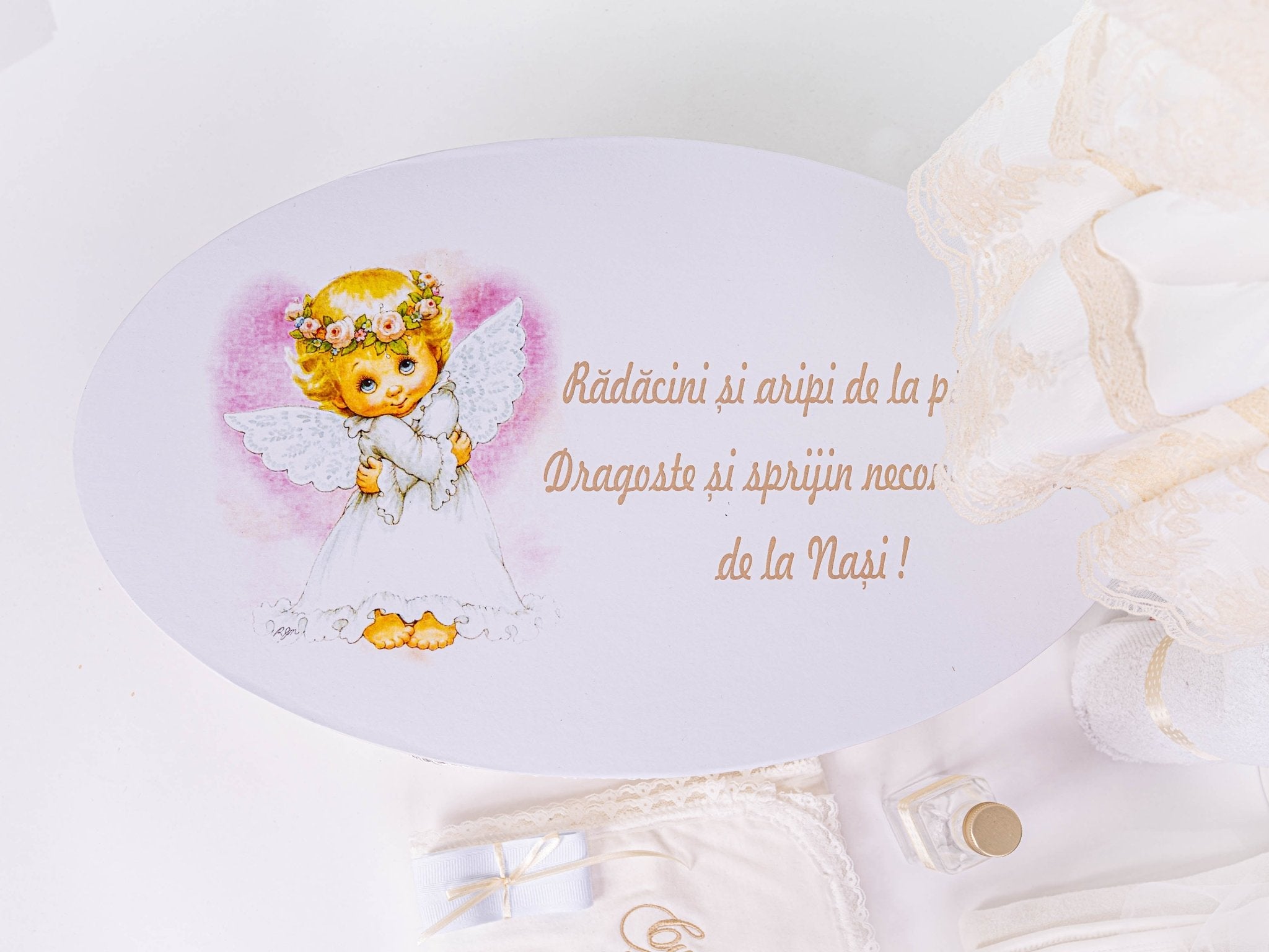 Set Complet Botez Bebelusi cu Rochita Eleganta, Lumanare si Cufar Personalizat - Ambra - Botez bebelusi