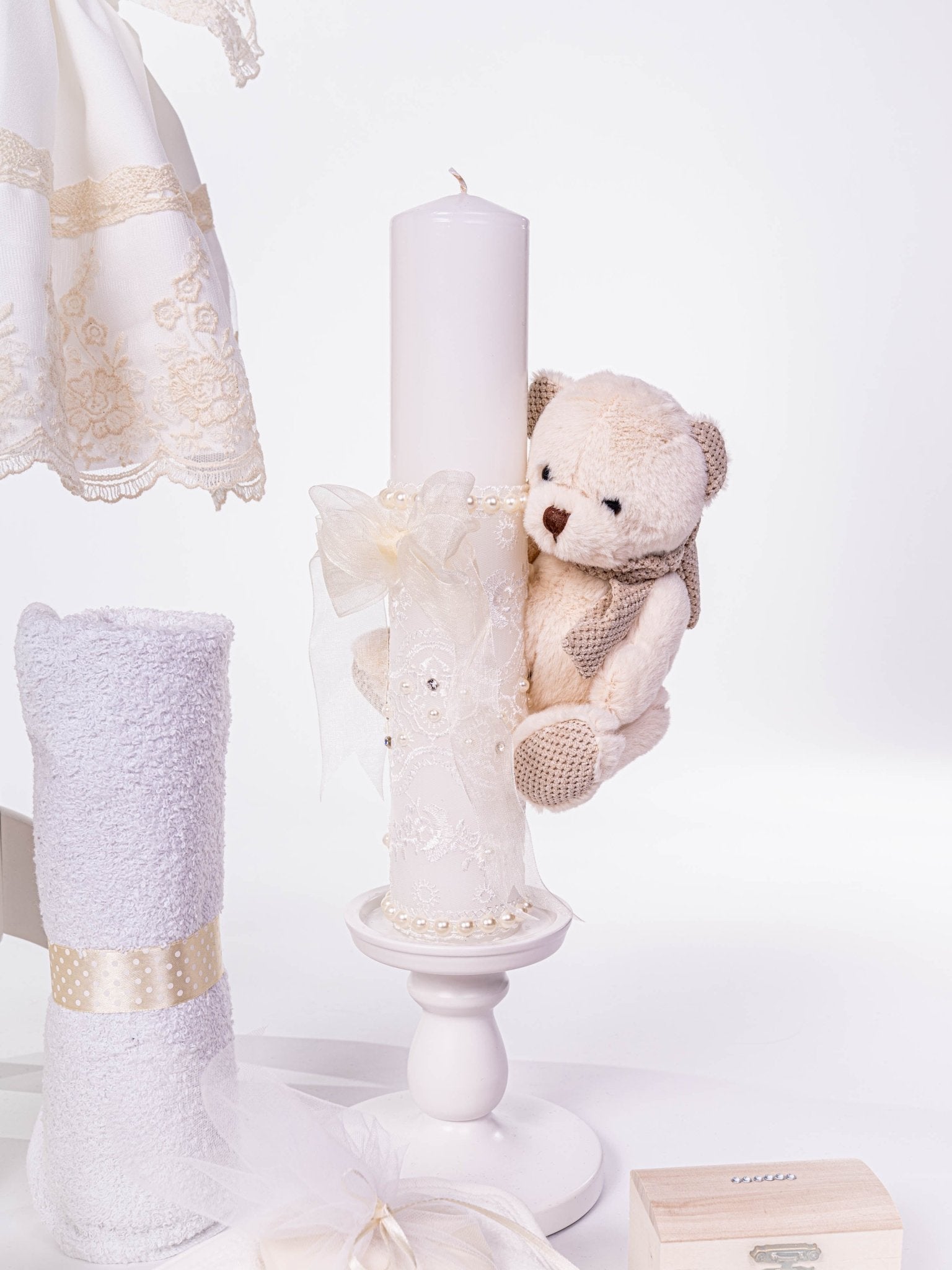 Set Complet Botez Bebelusi cu Rochita Eleganta, Lumanare si Cufar Personalizat - Antonella - Botez bebelusi