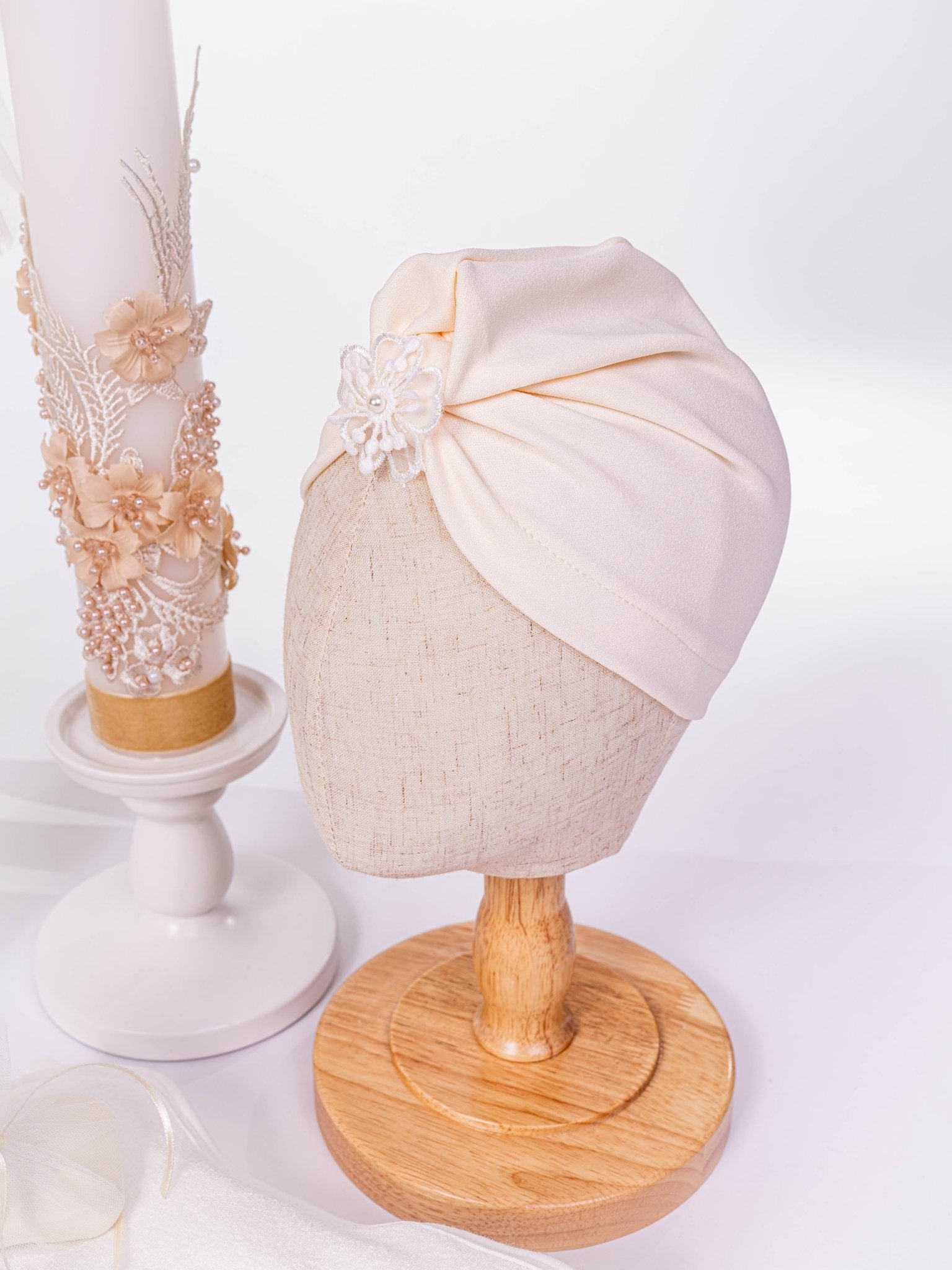 Set Complet Botez Bebelusi cu Rochita Eleganta, Lumanare si Cufar Personalizat - Camilla - Botez bebelusi