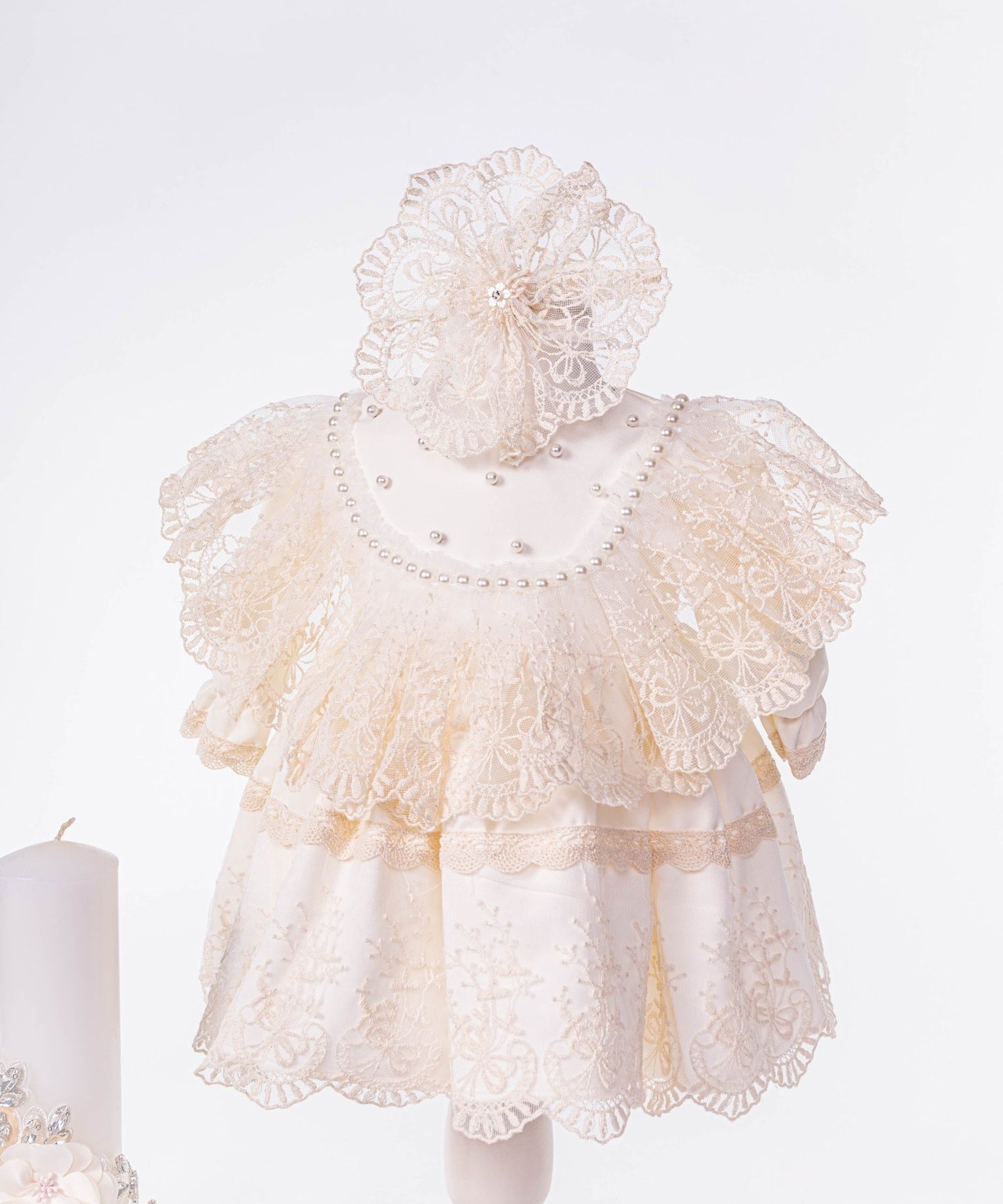 Set Complet Botez Bebelusi cu Rochita Eleganta, Lumanare si Cufar Personalizat - Jimena - Botez bebelusi