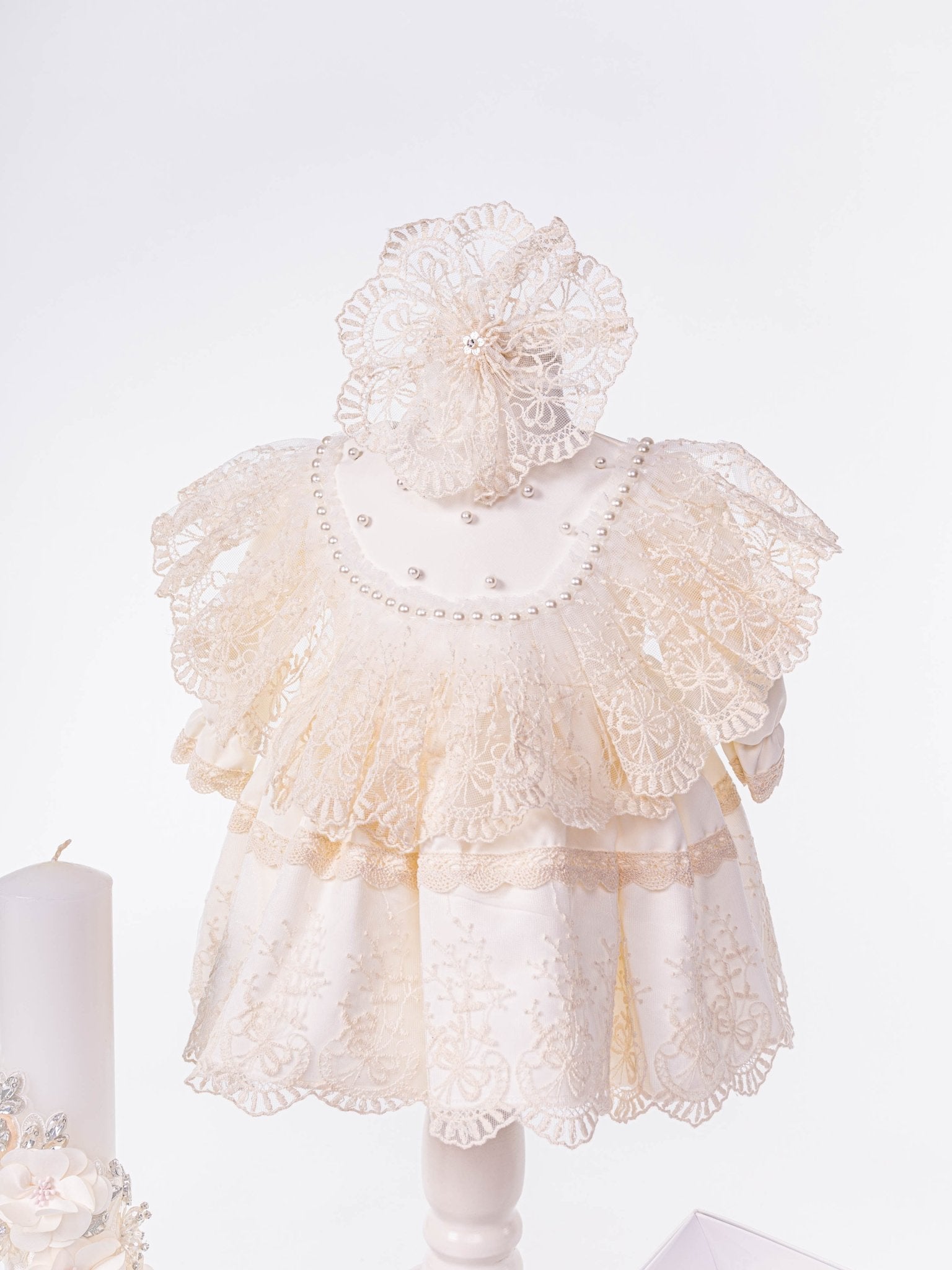 Set Complet Botez Bebelusi cu Rochita Eleganta, Lumanare si Cufar Personalizat - Jimena - Botez bebelusi