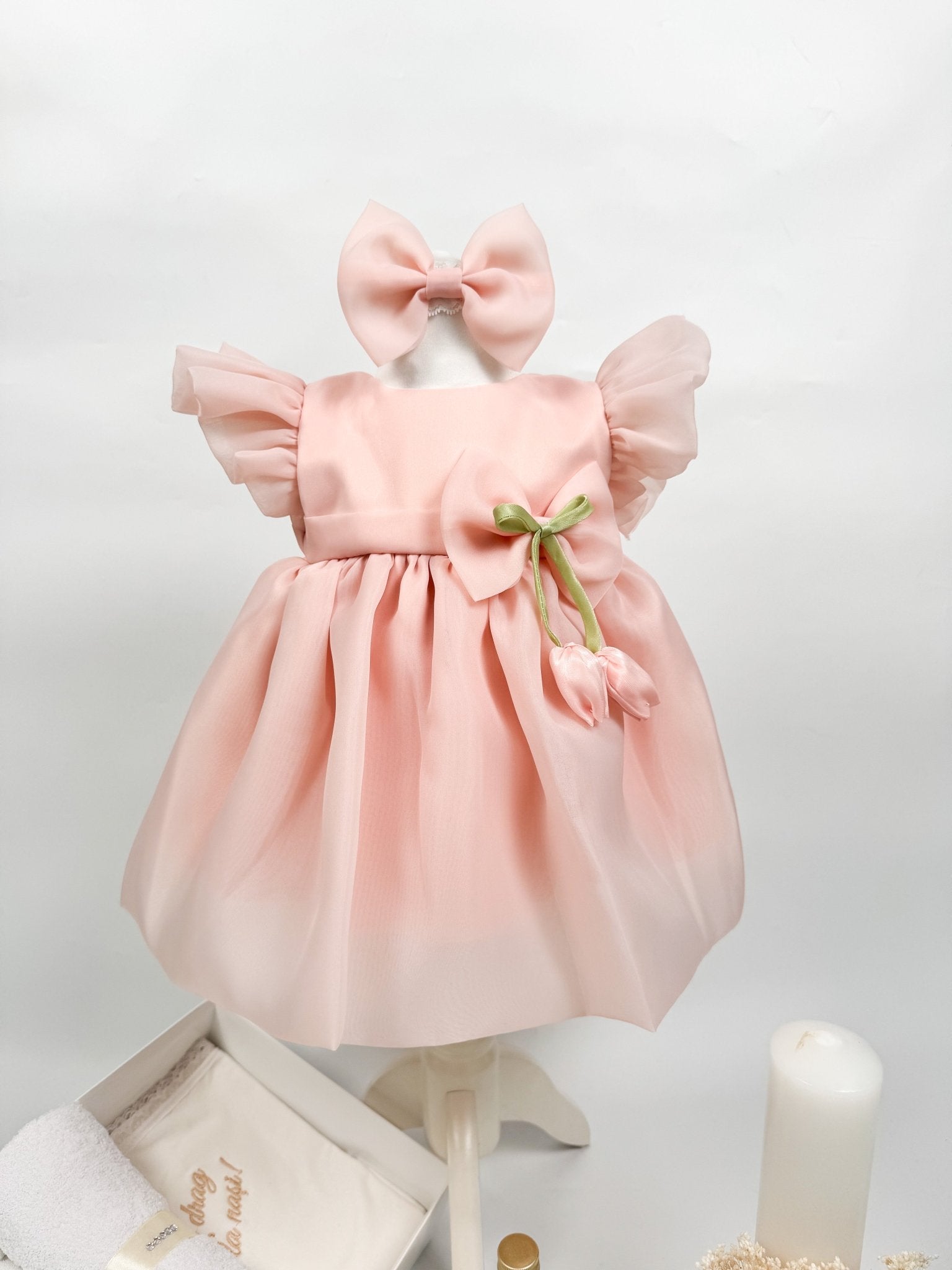 Set Complet Botez Bebelusi cu Rochita Eleganta si Trusou Hand - Made cu Flori Uscate - Eda - Botez bebelusi