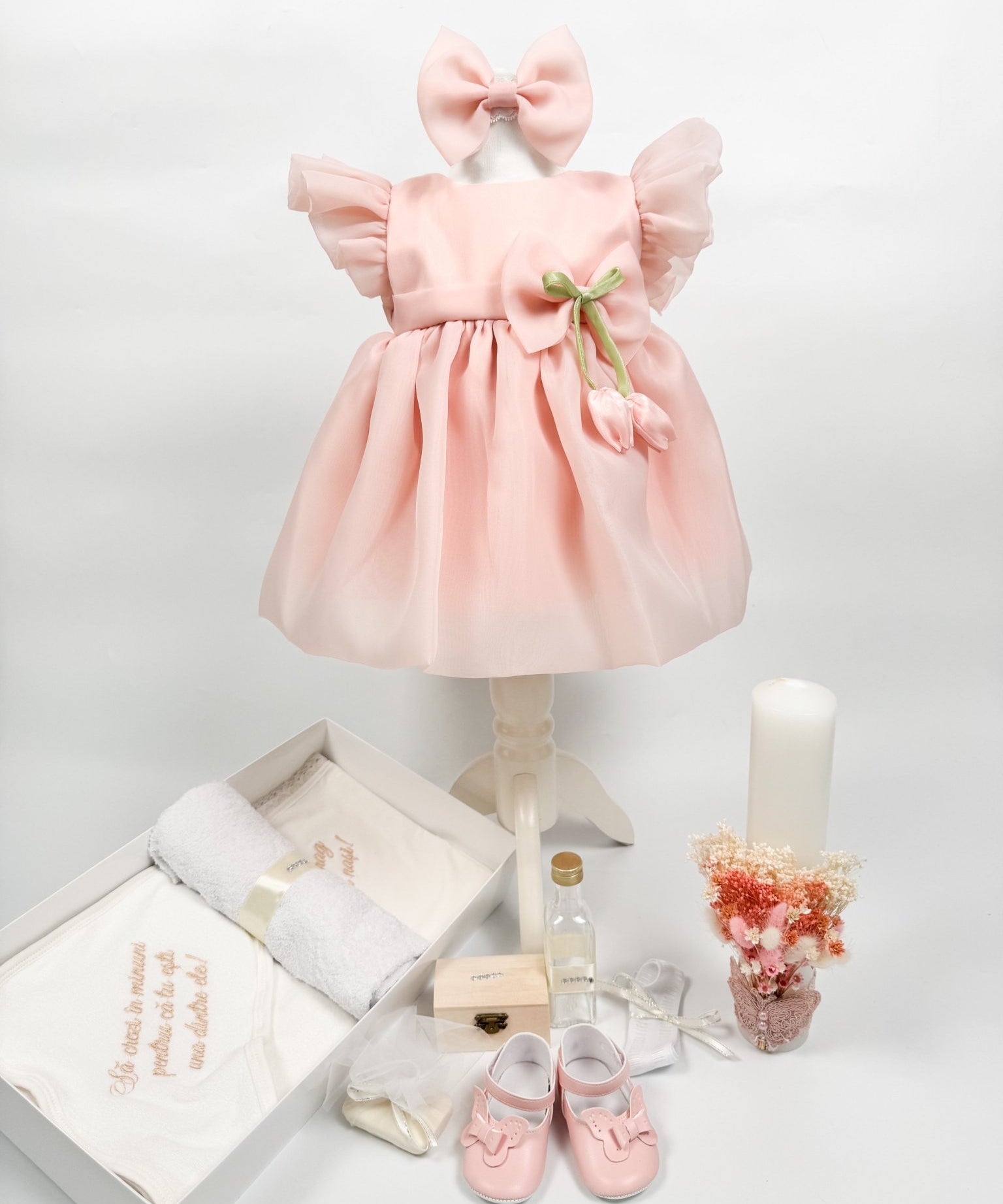 Set Complet Botez Bebelusi cu Rochita Eleganta si Trusou Hand - Made cu Flori Uscate - Eda - Botez bebelusi