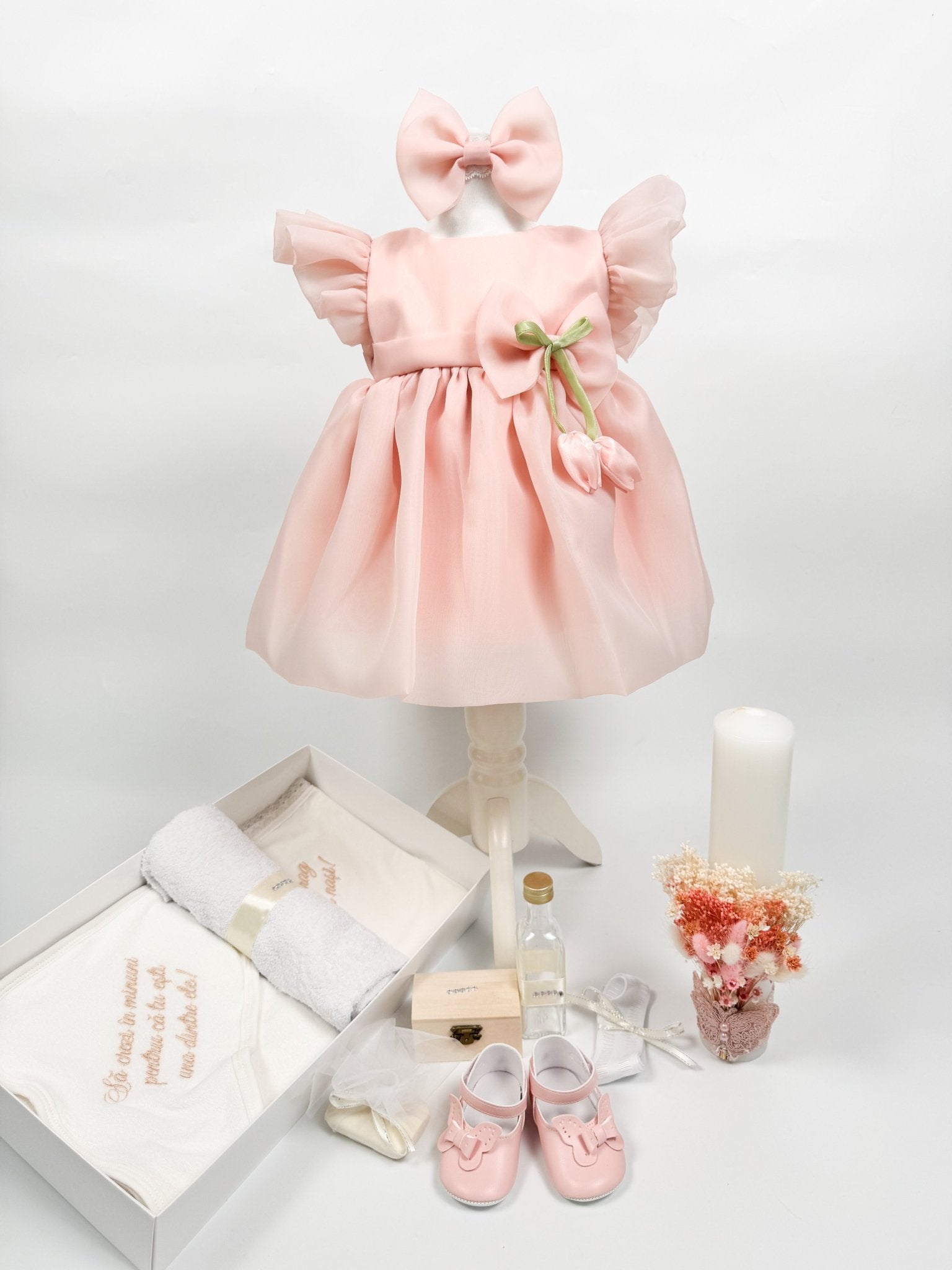 Set Complet Botez Bebelusi cu Rochita Eleganta si Trusou Hand - Made cu Flori Uscate - Eda - Botez bebelusi