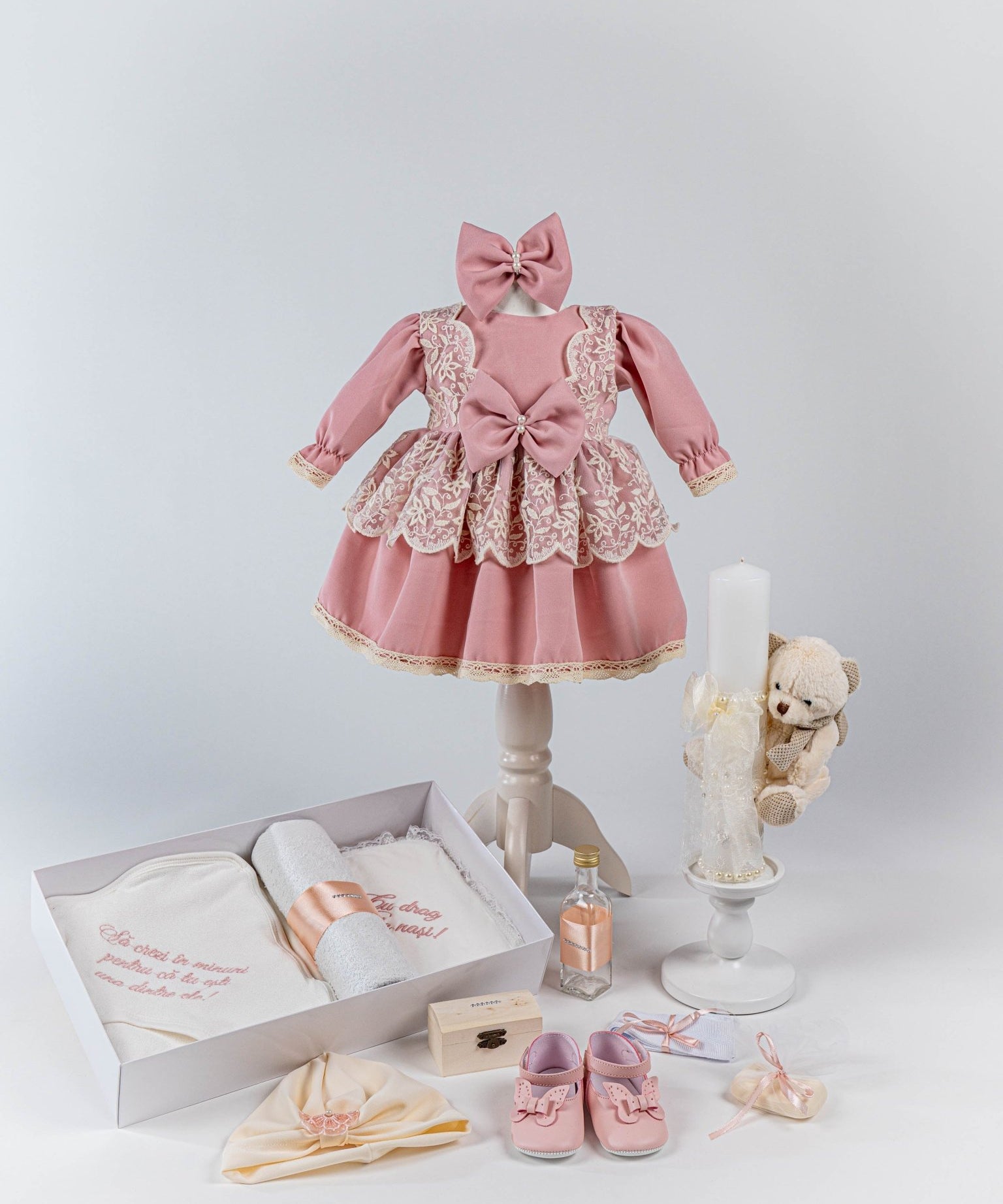 Set Complet Botez Bebelusi cu Rochita si Trusou Hand - made - Sally - Botez bebelusi