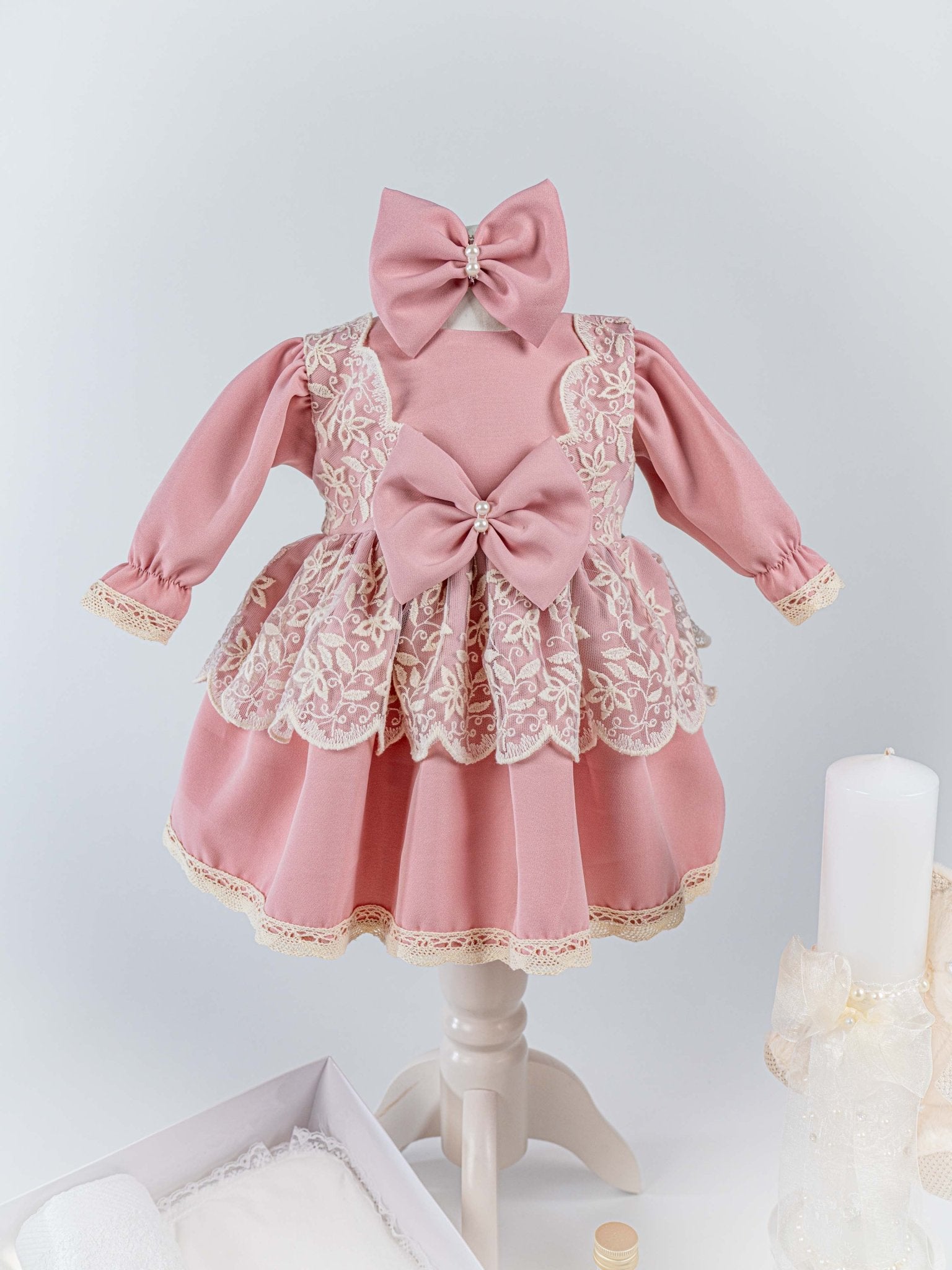 Set Complet Botez Bebelusi cu Rochita si Trusou Hand - made - Sally - Botez bebelusi