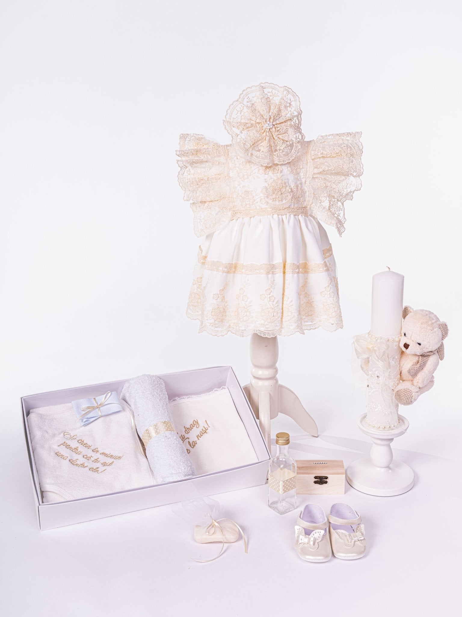 Set Complet Botez Bebelusi cu Rochita, Trusou si Lumanare - Federica - Botez bebelusi