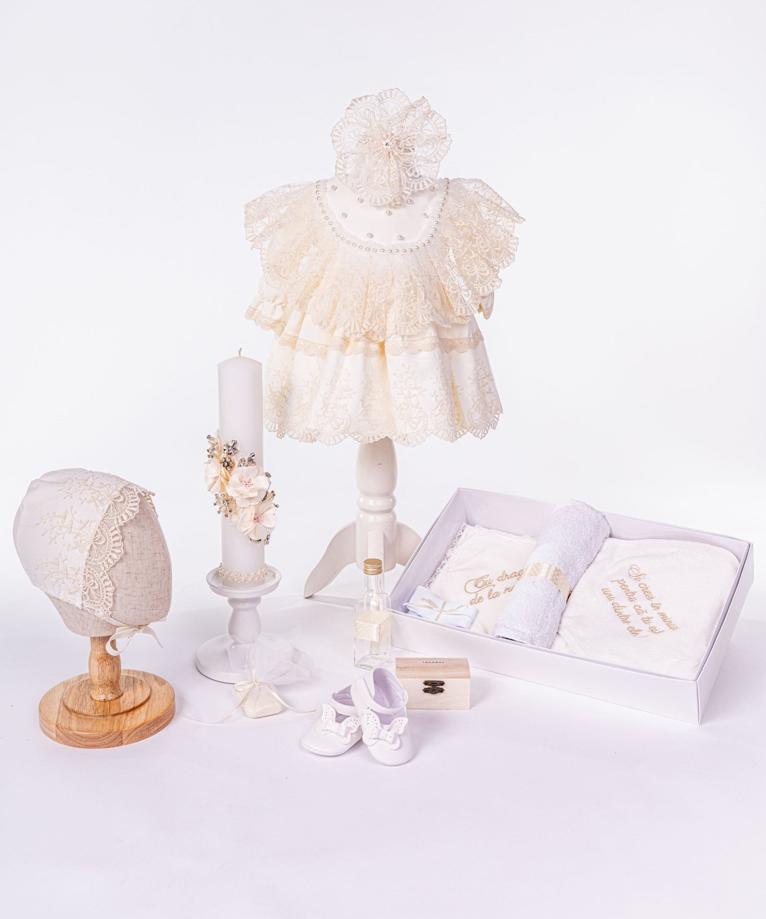 Set Complet Botez Bebelusi cu Rochita, Trusou si Lumanare - Isabel - Botez bebelusi