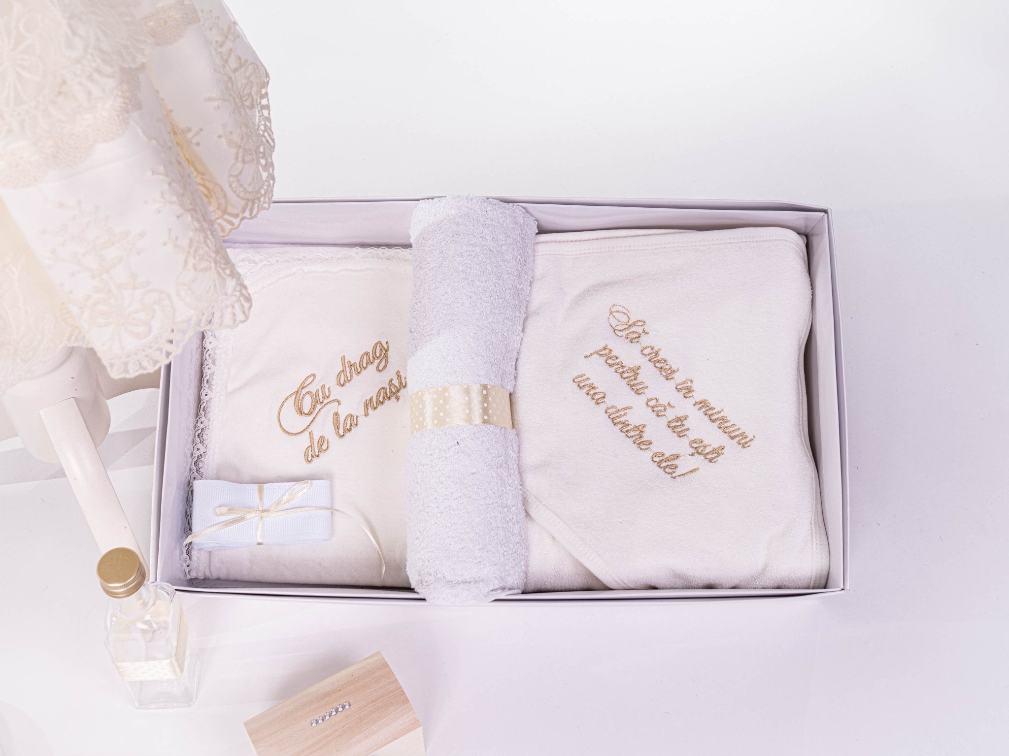 Set Complet Botez Bebelusi cu Rochita, Trusou si Lumanare - Isabel - Botez bebelusi