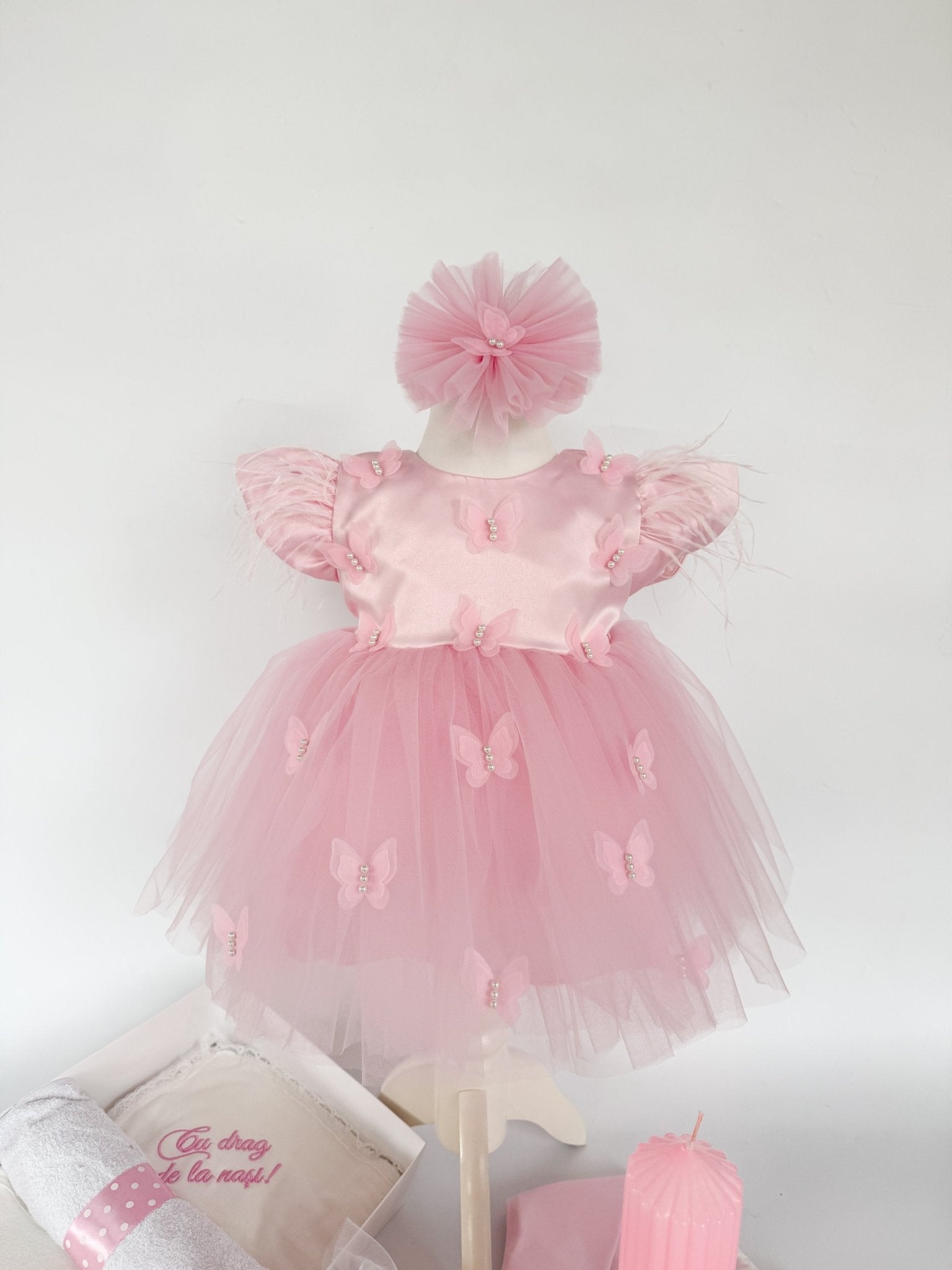 Set Complet Botez Bebelusi cu Rochita Vaporoasa si Trusou Hand Made - Romina - Botez bebelusi