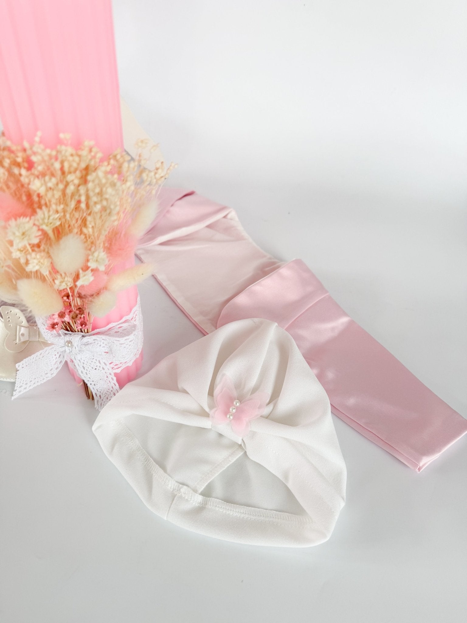 Set Complet Botez Bebelusi cu Rochita Vaporoasa si Trusou Hand Made - Romina - Botez bebelusi