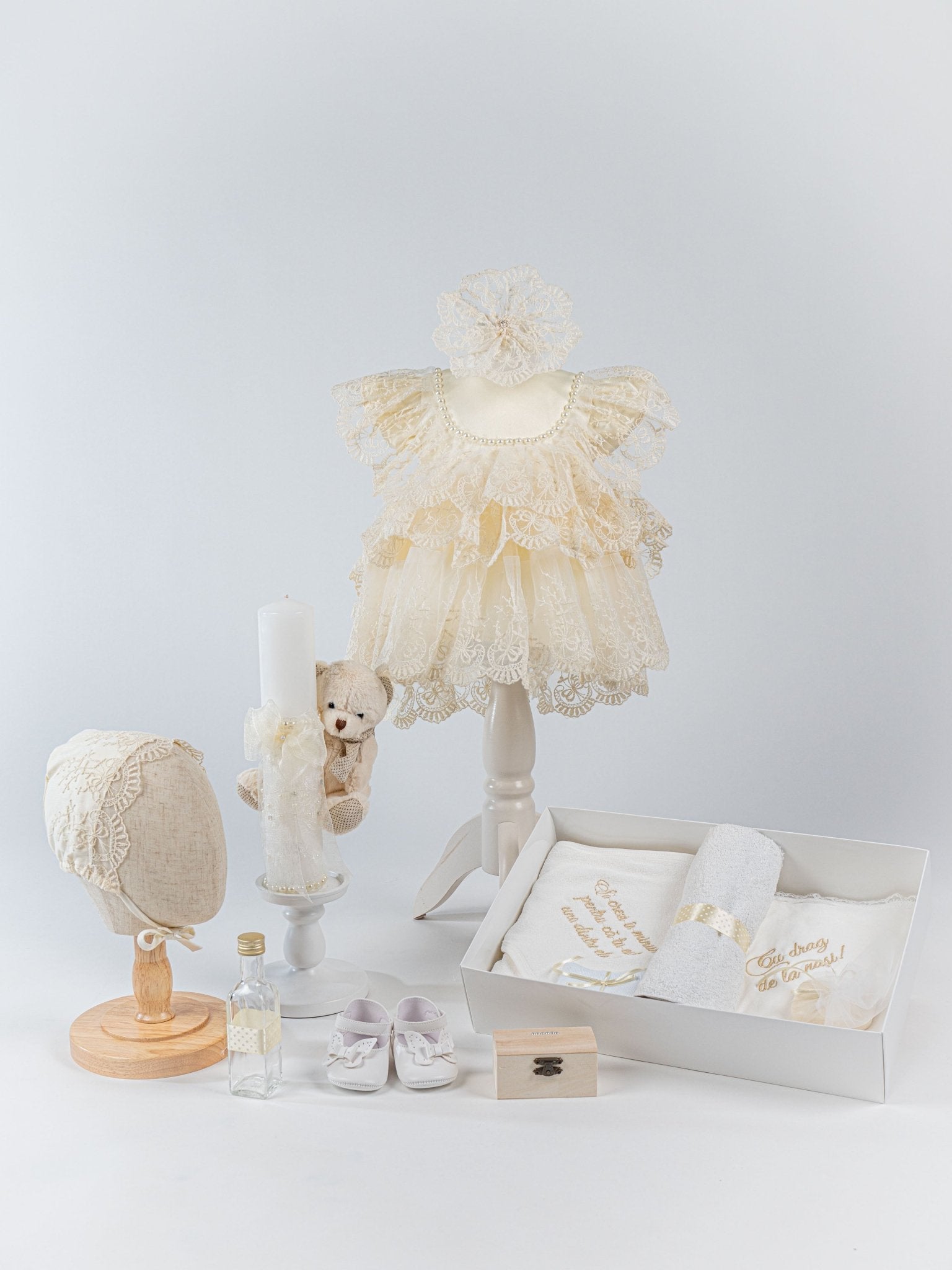 Set Complet Botez cu Rochita din Dantela si Trusou Hand - made - Nicky - Botez bebelusi