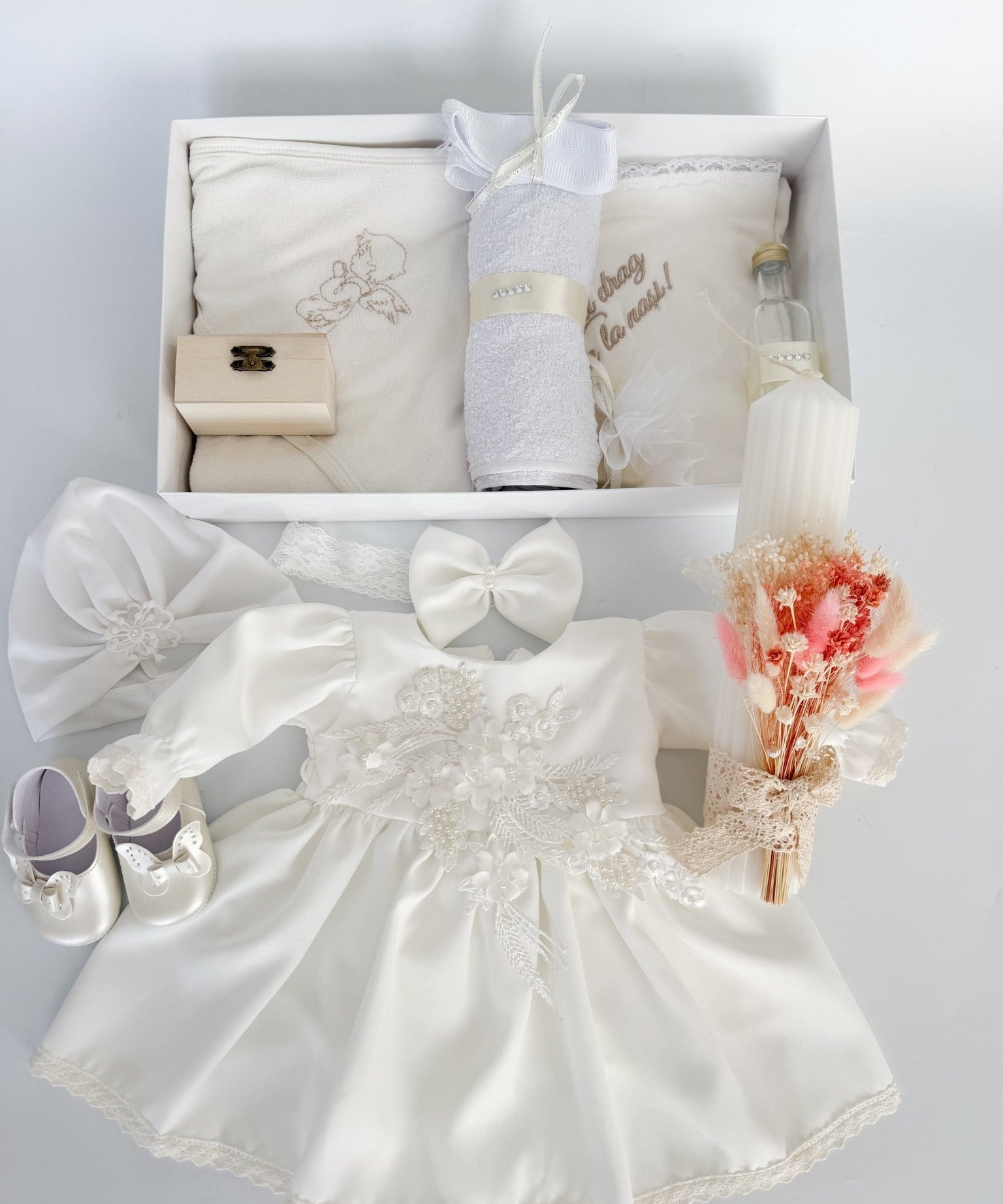 Set Complet Botez cu Rochita si Trusou Lucrat Manual 12 Piese - Lucica - Botez bebelusi