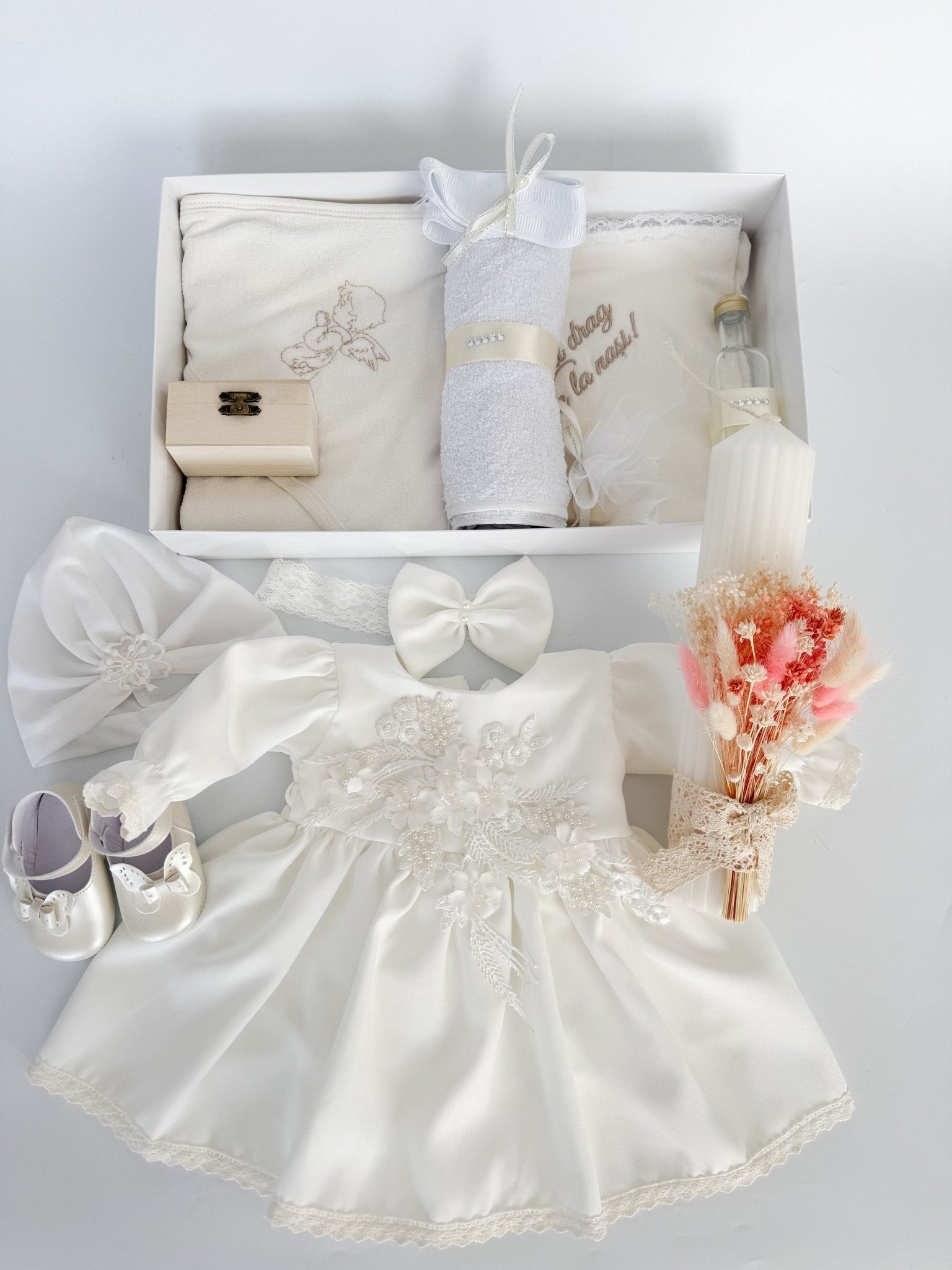 Set Complet Botez cu Rochita si Trusou Lucrat Manual 12 Piese - Lucica - Botez bebelusi