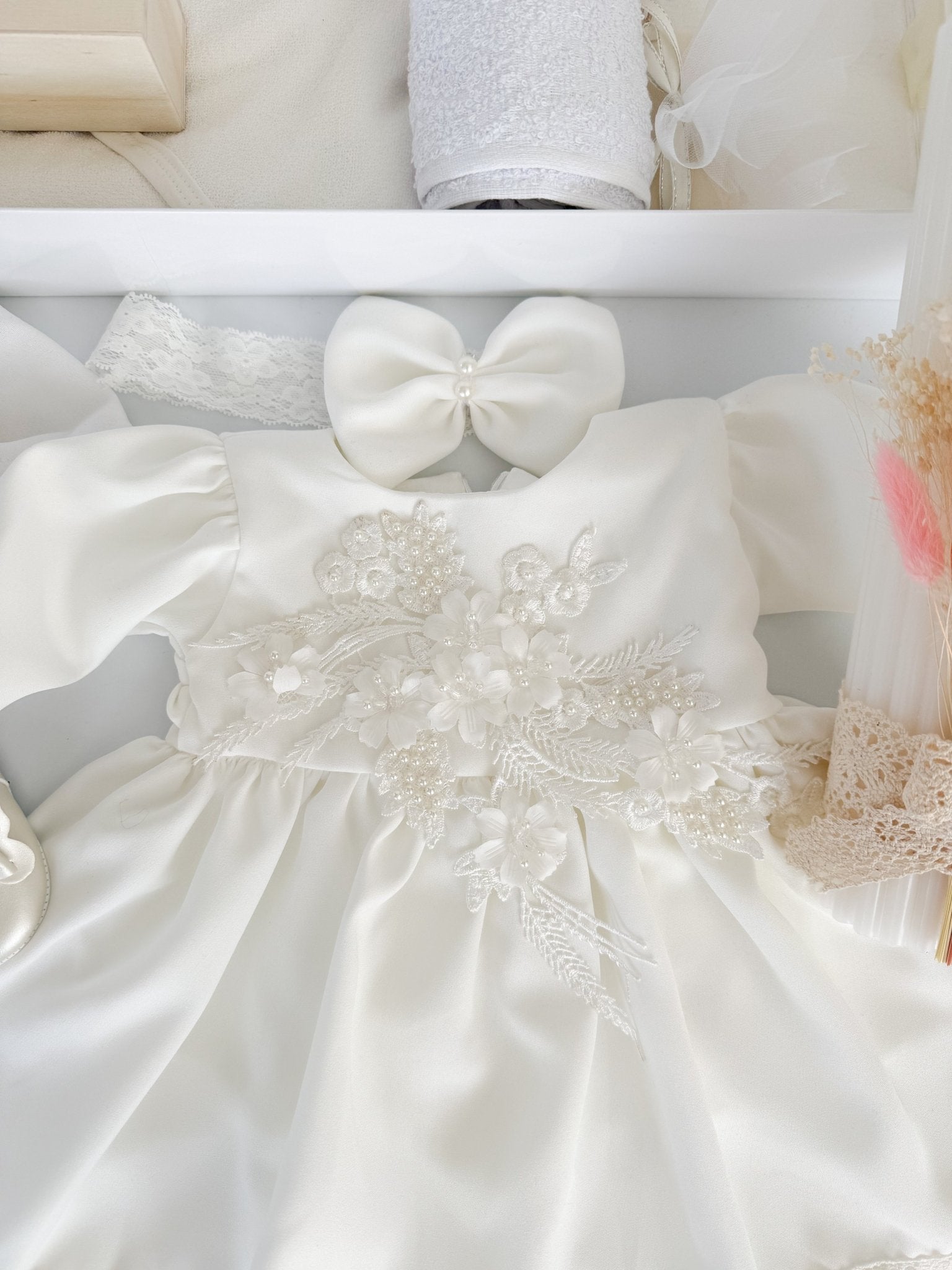 Set Complet Botez cu Rochita si Trusou Lucrat Manual 12 Piese - Lucica - Botez bebelusi