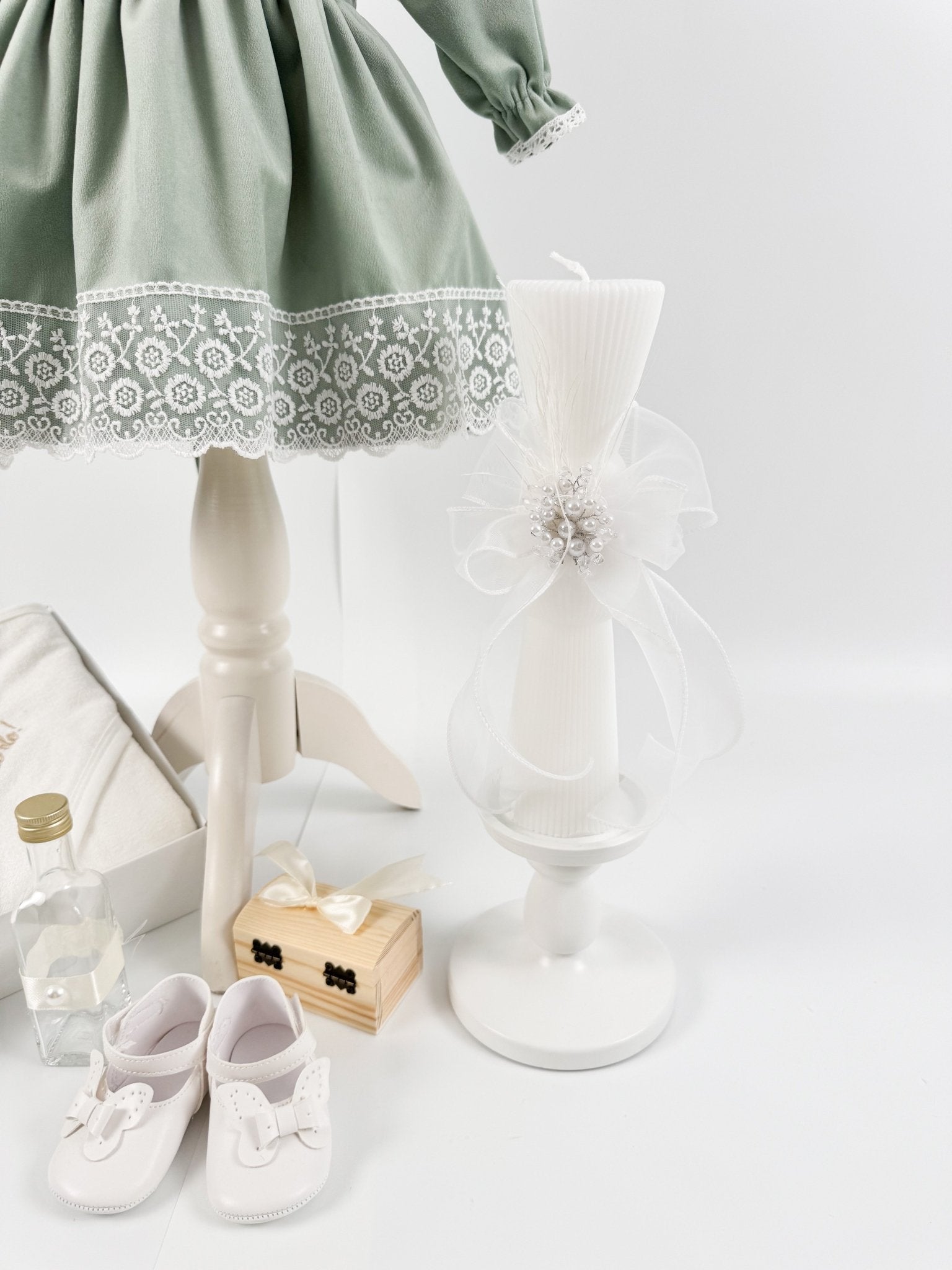 Set complet de botez pentru fetita Palma - verde salvie, cu rochita din catifea si dantela - Botez bebelusi
