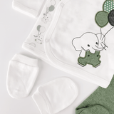 Set Hainute 5 Piese Bebelusi - Bluzita Alba, Pantalonasi Verzi si Accesorii - Botez bebelusi