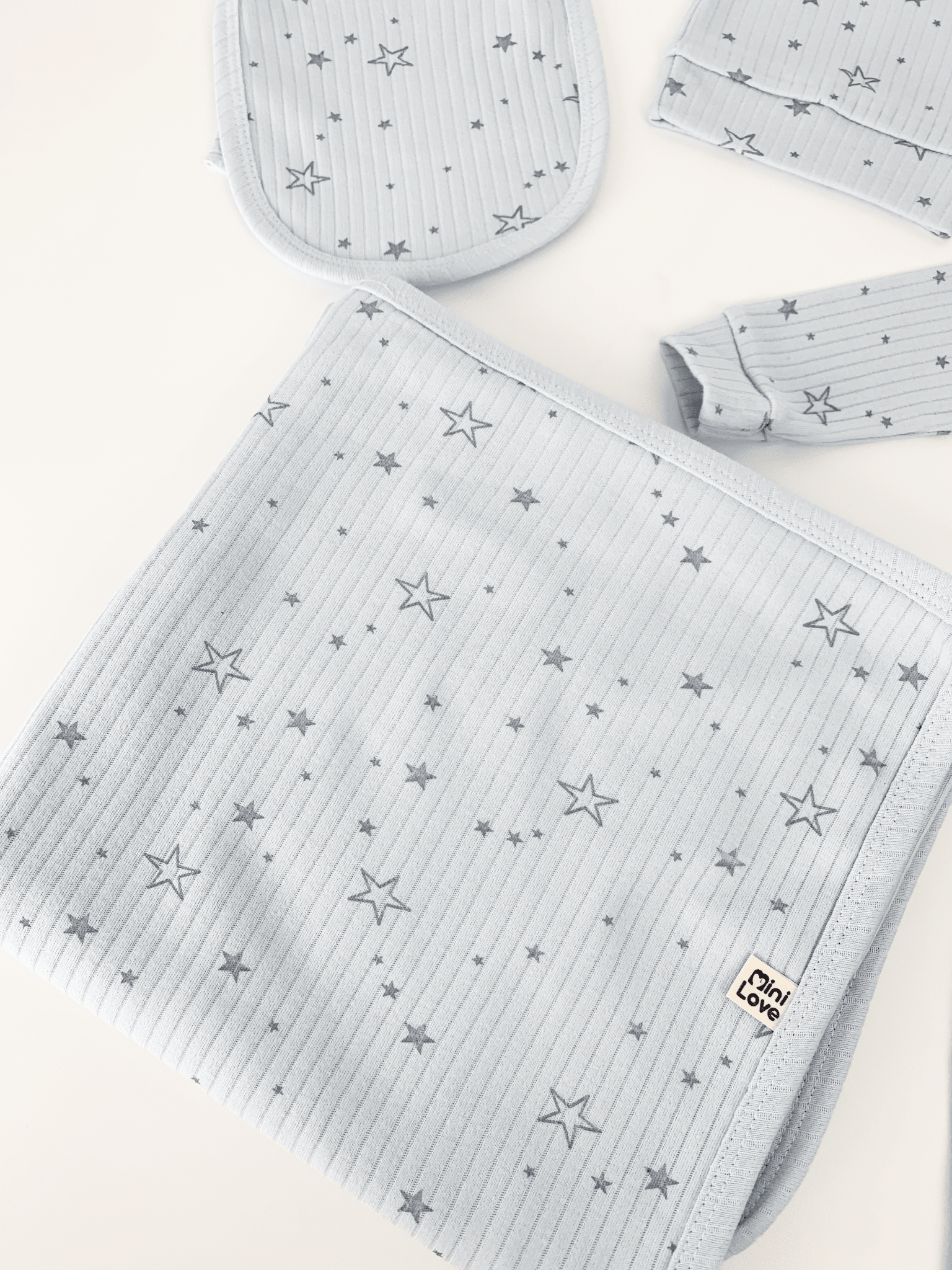 Set Hainute 5 Piese Bebelusi - Salopeta Albastra, Paturica si Accesorii - Botez bebelusi
