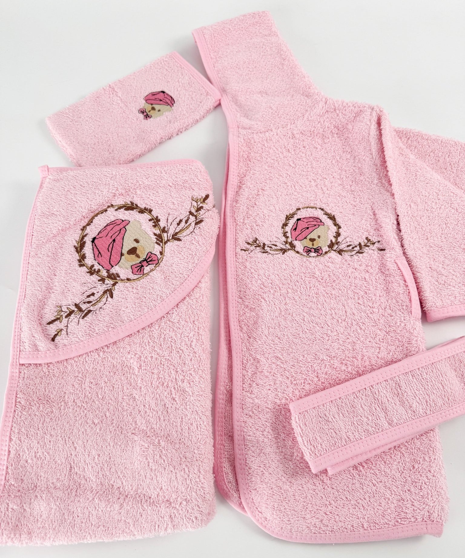 Set pufos baie fetita - roz cu ursulet - Botez bebelusi