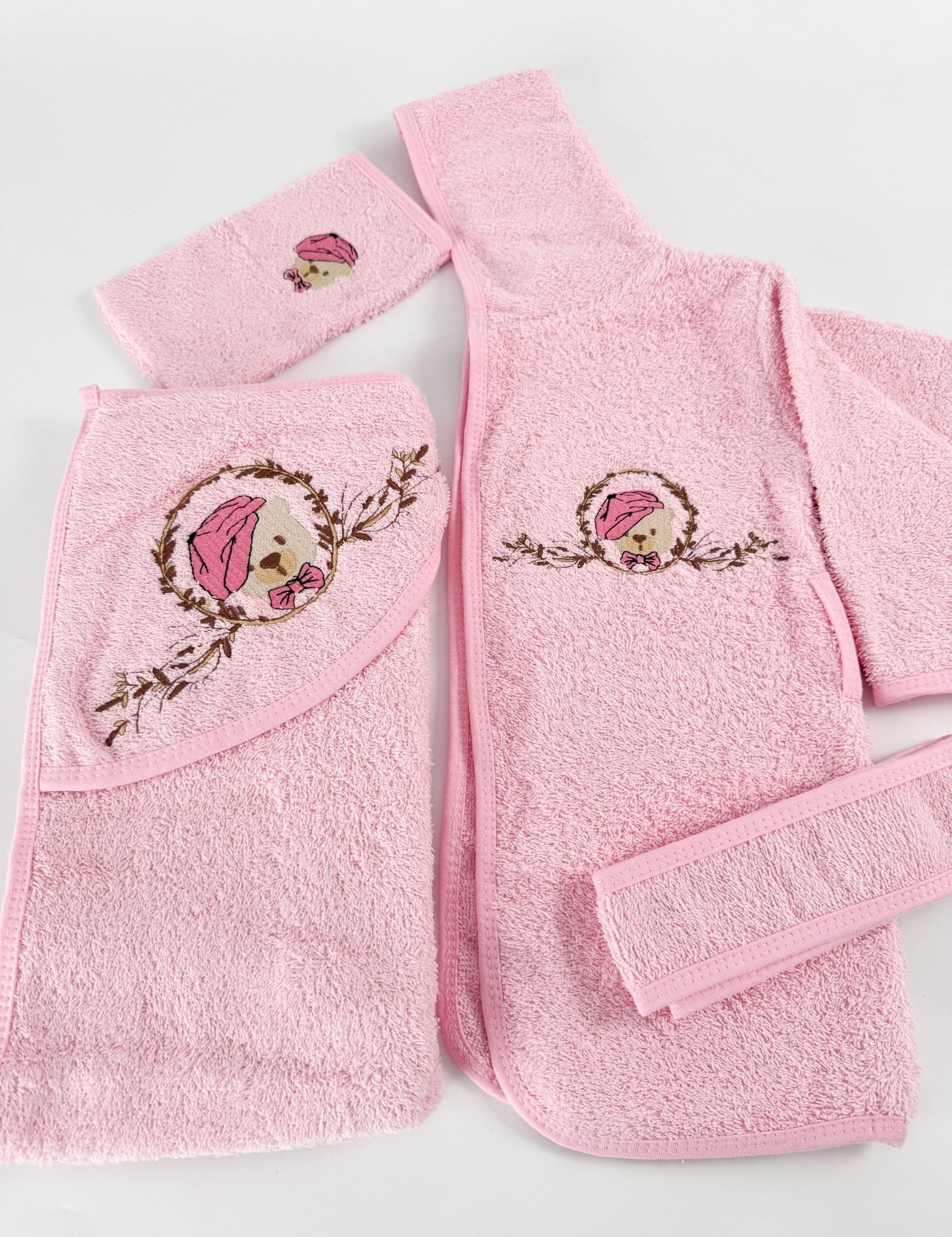 Set pufos baie fetita - roz cu ursulet - Botez bebelusi