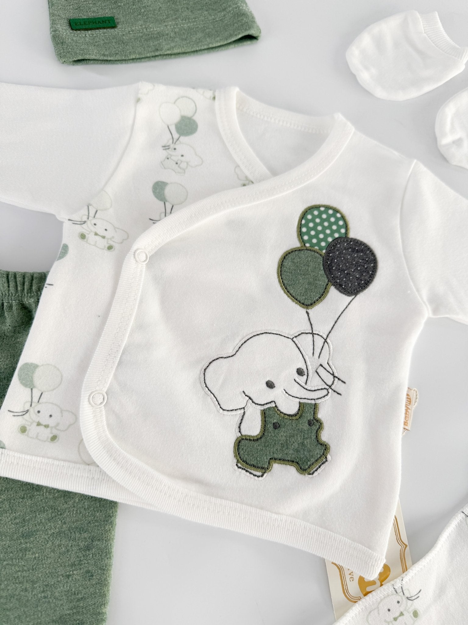 Set salopeta verde cu elefantei - Botez bebelusi
