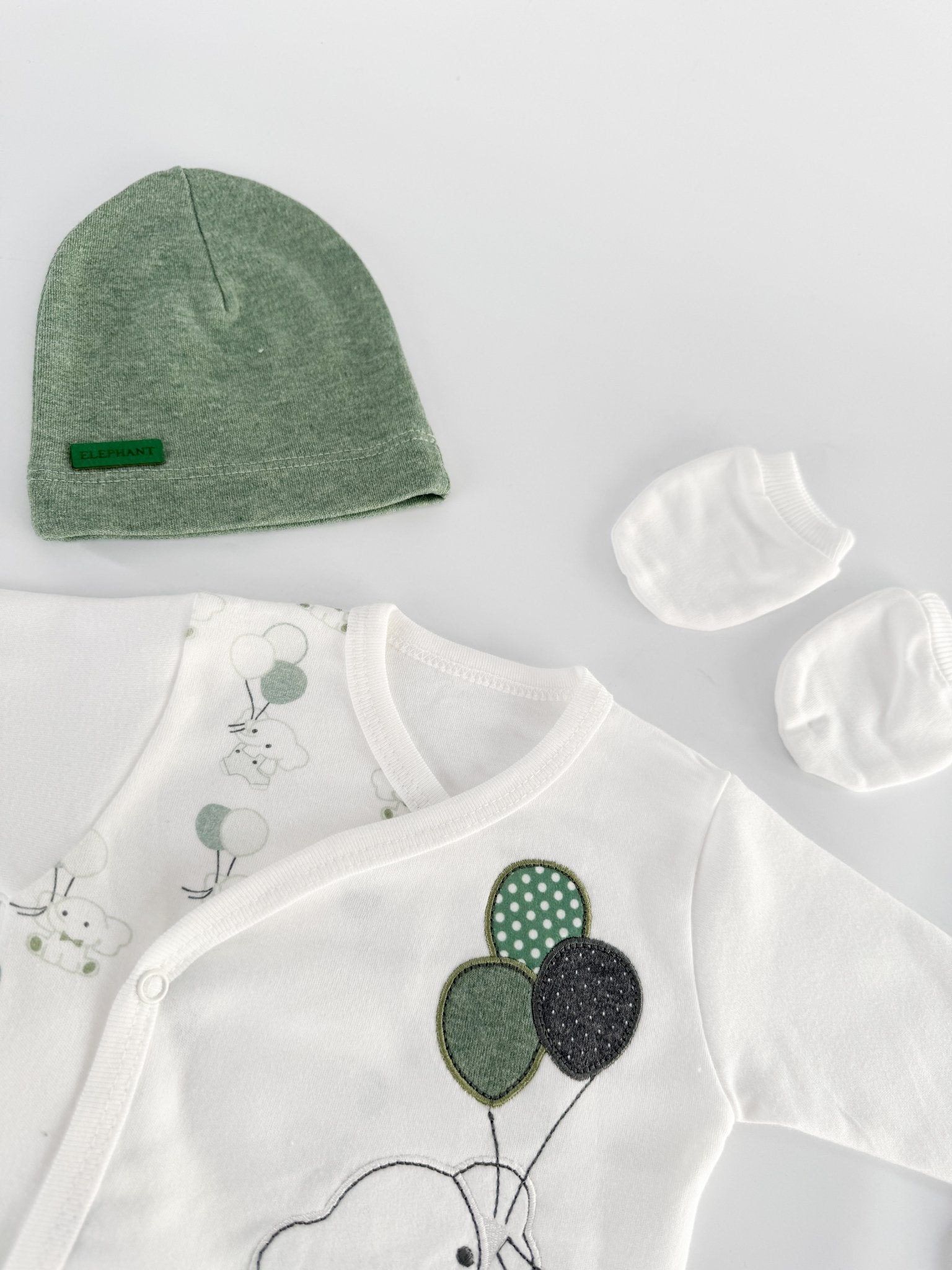 Set salopeta verde cu elefantei - Botez bebelusi