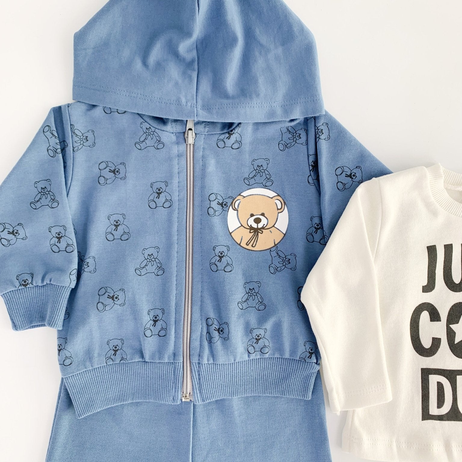 Trening albastru baiat cu ursuleti - Botez bebelusi