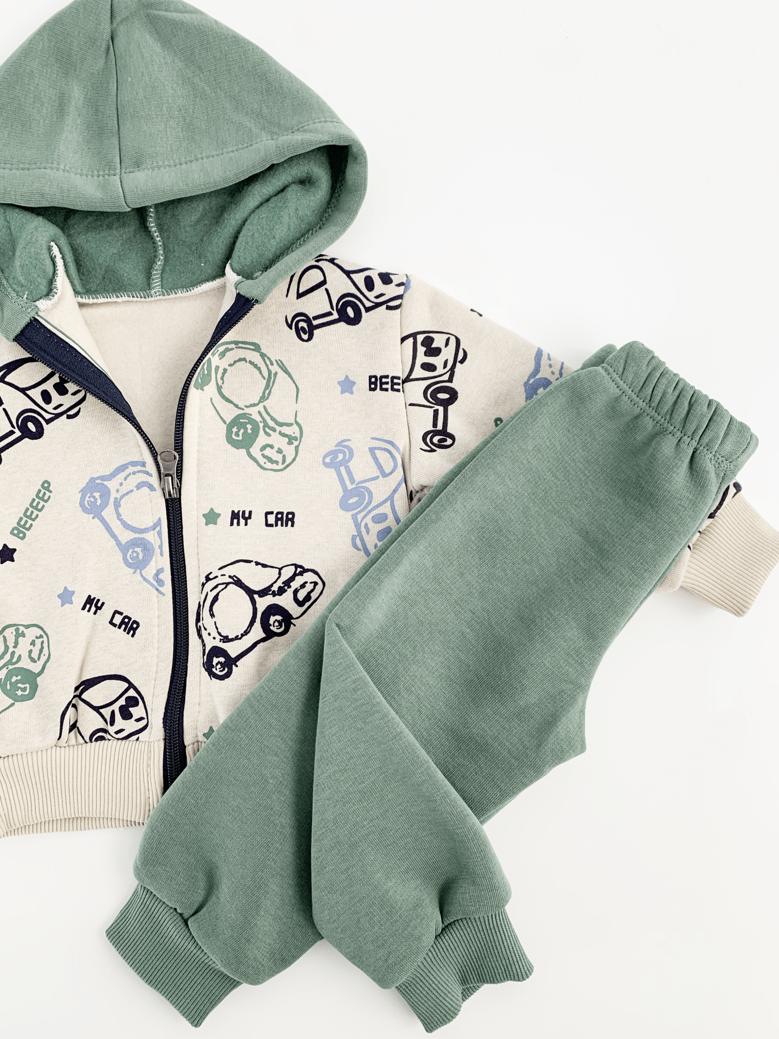Trening copii gros verde cu masinute - 2 piese - Botez bebelusi