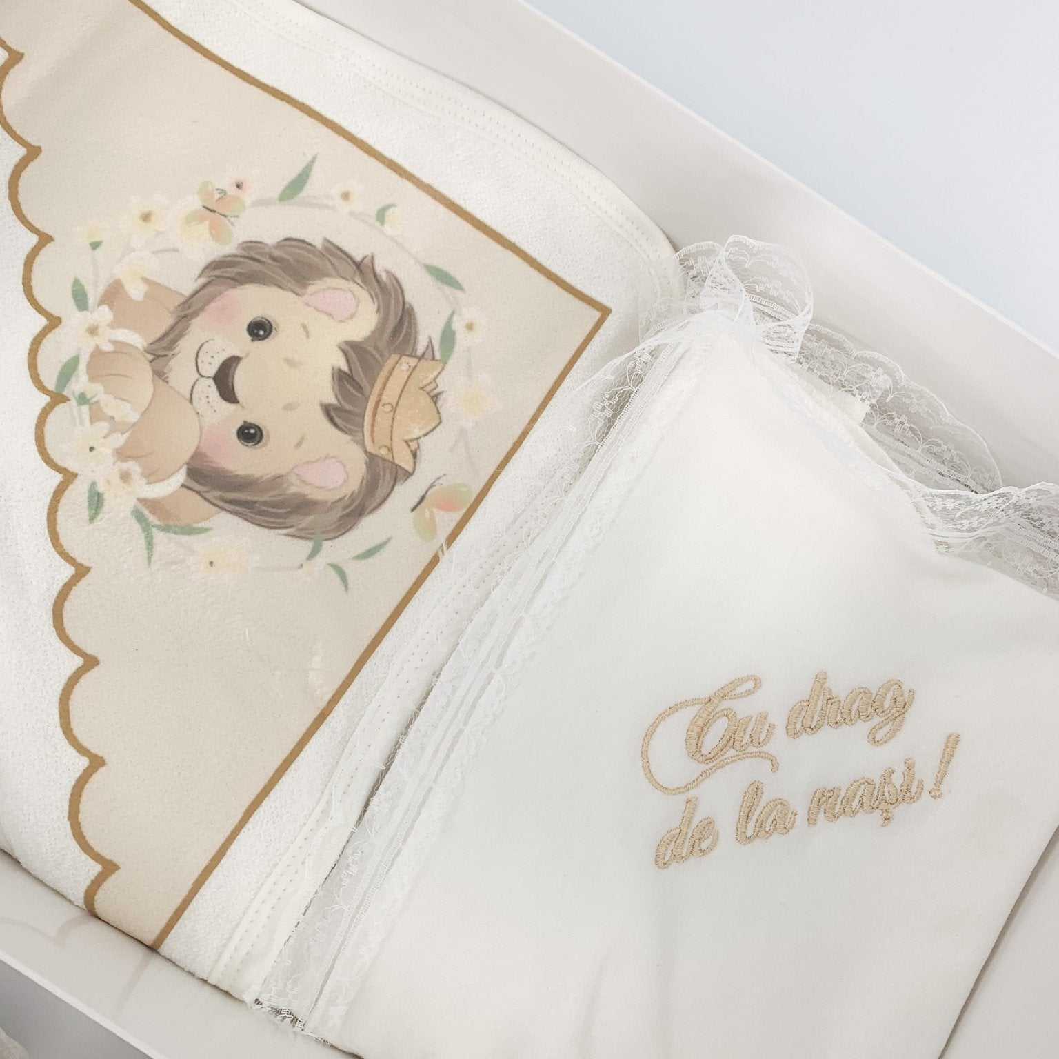 Trusou baiat auriu cu leu - Botez bebelusi