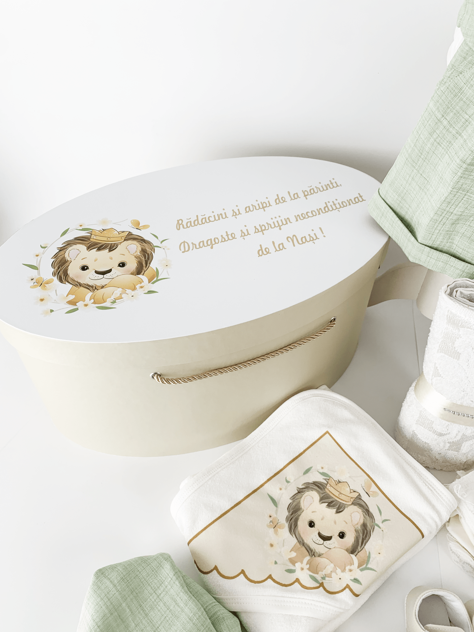 Trusou botez complet cu hainute, cufar si lumanare ceara naturala - Mateut - Botez bebelusi
