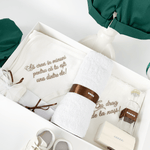 Trusou botez complet cu hainute si lumanare personalizata hand made - Alesio - Botez bebelusi