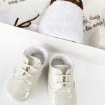 Trusou botez complet cu hainute si lumanare personalizata hand made - Alesio - Botez bebelusi