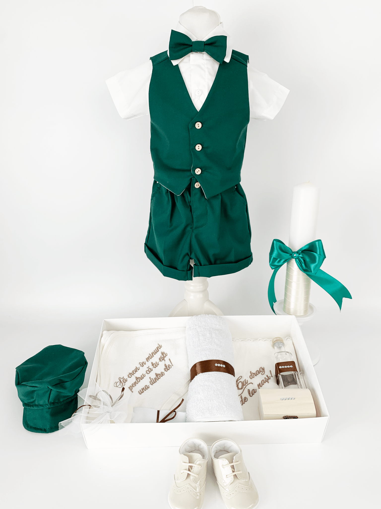 Trusou botez complet cu hainute si lumanare personalizata hand made - Alesio - Botez bebelusi