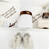 Trusou botez complet cu hainute si lumanare personalizata hand made - Alesio - Botez bebelusi