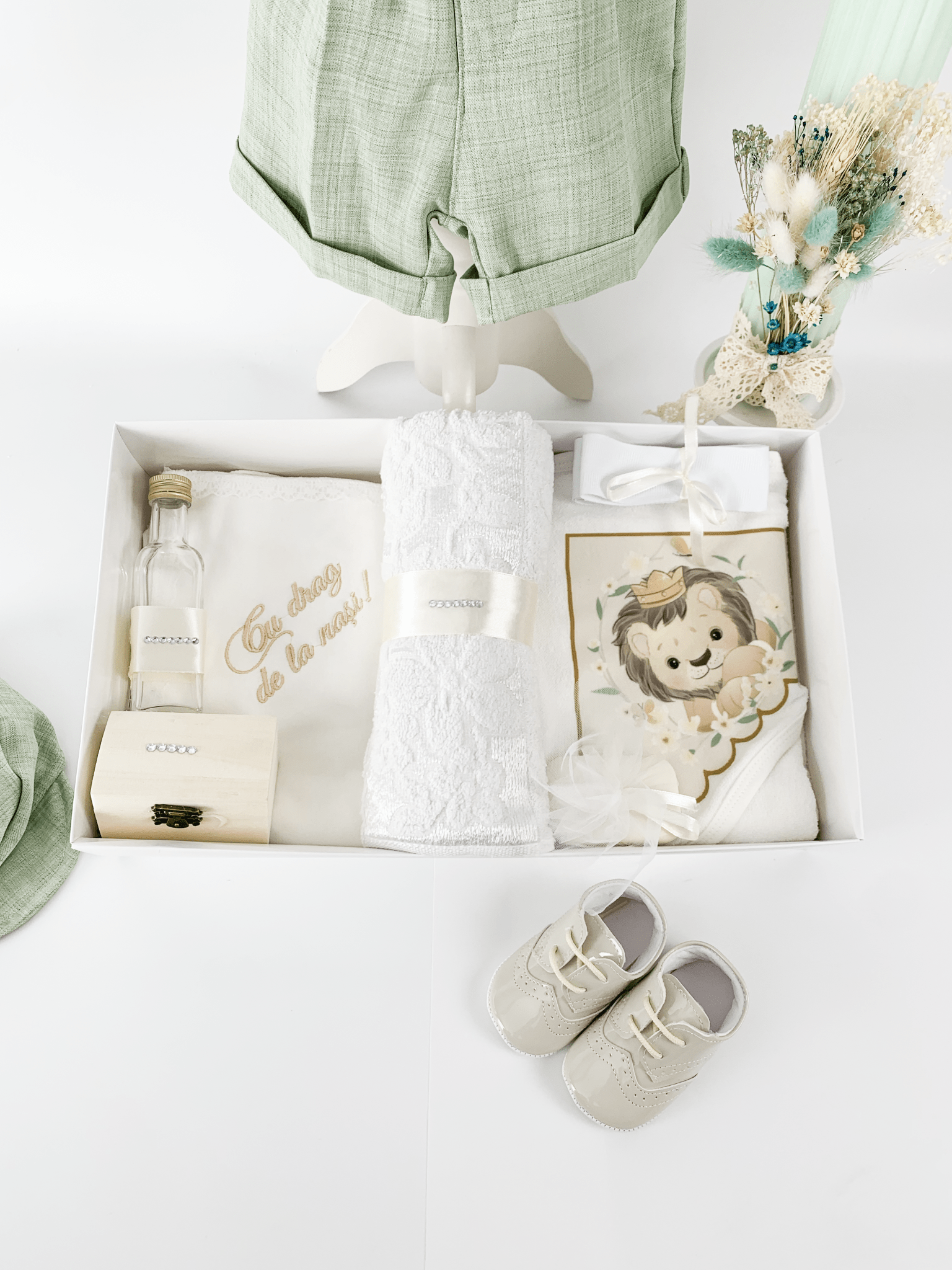 Trusou botez complet cu hainute si lumanare personalizata hand made - Martin - Botez bebelusi
