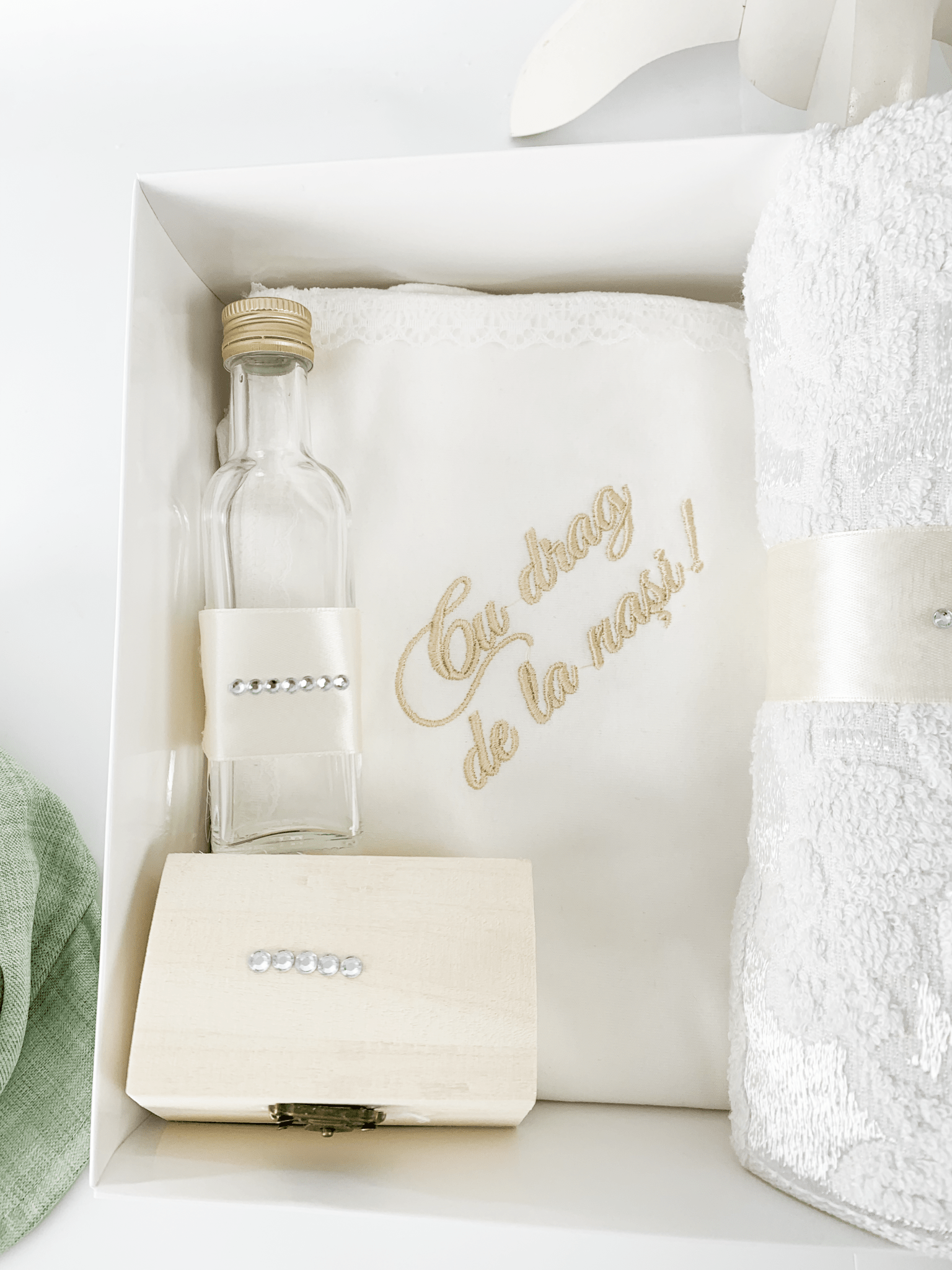 Trusou botez complet cu hainute si lumanare personalizata hand made - Martin - Botez bebelusi