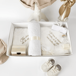 Trusou botez complet cu hainute si lumanare personalizata hand made - Nicolas - Botez bebelusi