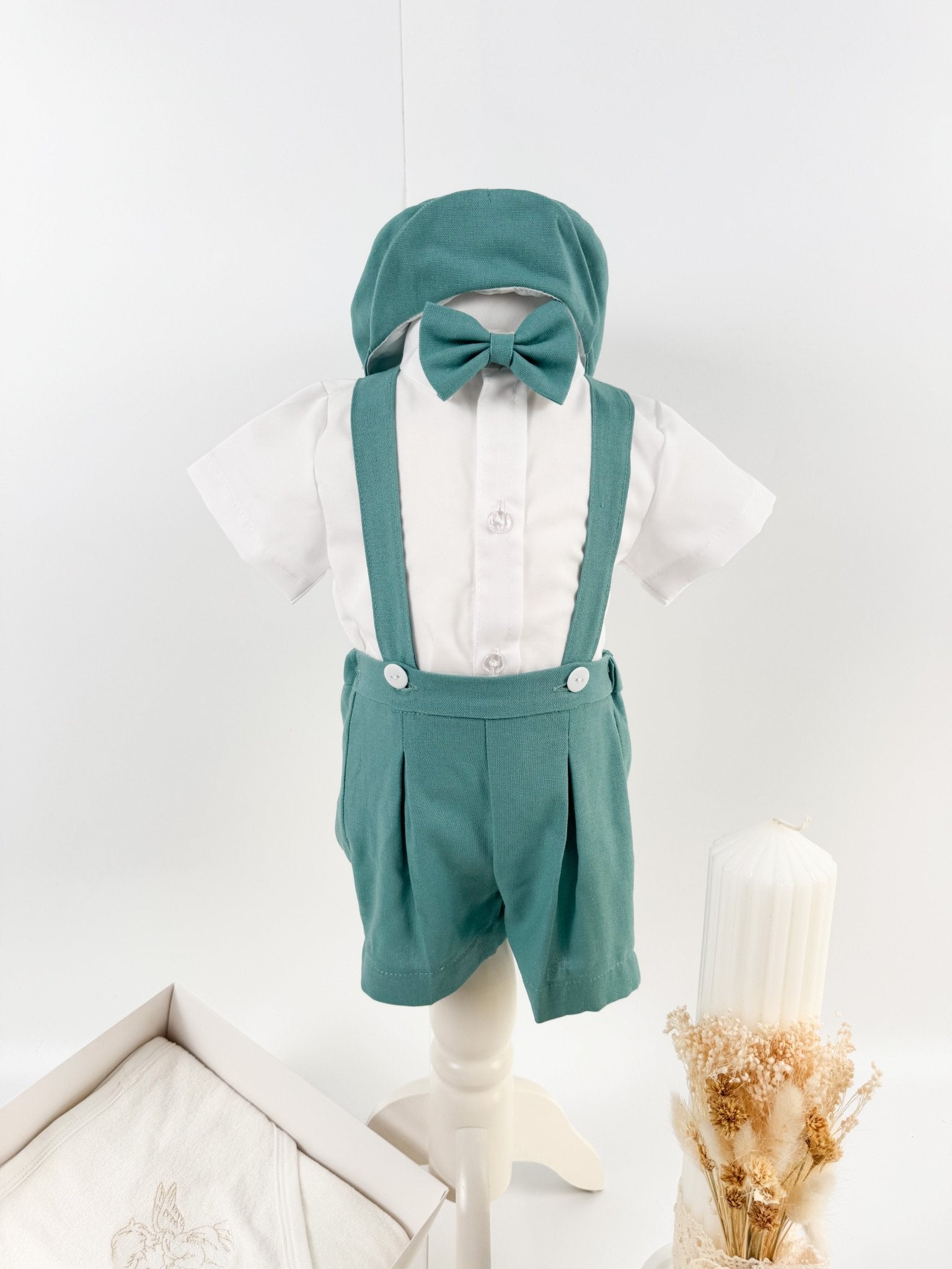 Trusou botez complet cu hainute si lumanare personalizata hand made - Tomas - Botez bebelusi