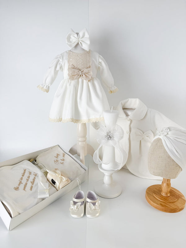 Trusou botez complet cu rochita eleganta, palton si lumanare personalizata manual - Ava - Botez bebelusi