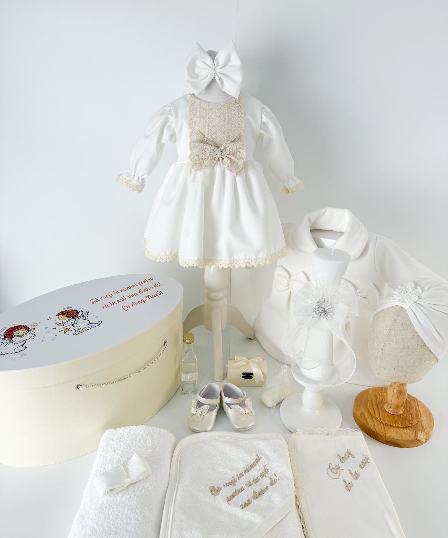 Trusou botez complet cu rochita eleganta, palton si lumanare personalizata manual - Celeste - Botez bebelusi