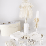 Trusou botez complet cu rochita eleganta si lumanare ceara naturala - Inez - Botez bebelusi