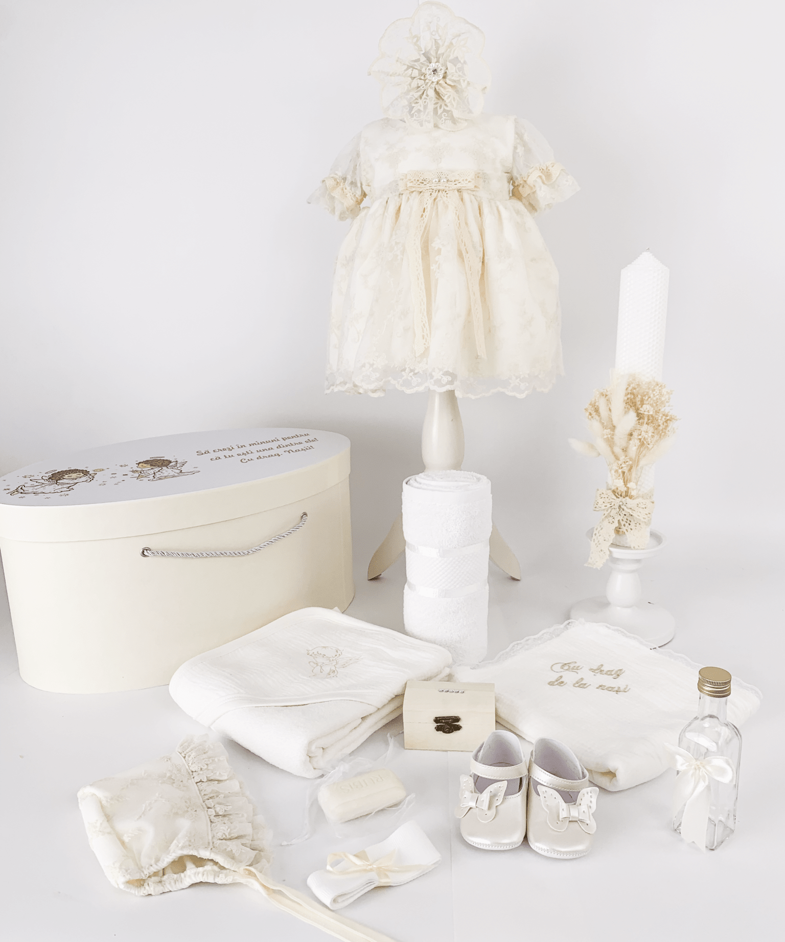 Trusou botez complet cu rochita eleganta si lumanare ceara naturala - Inez - Botez bebelusi