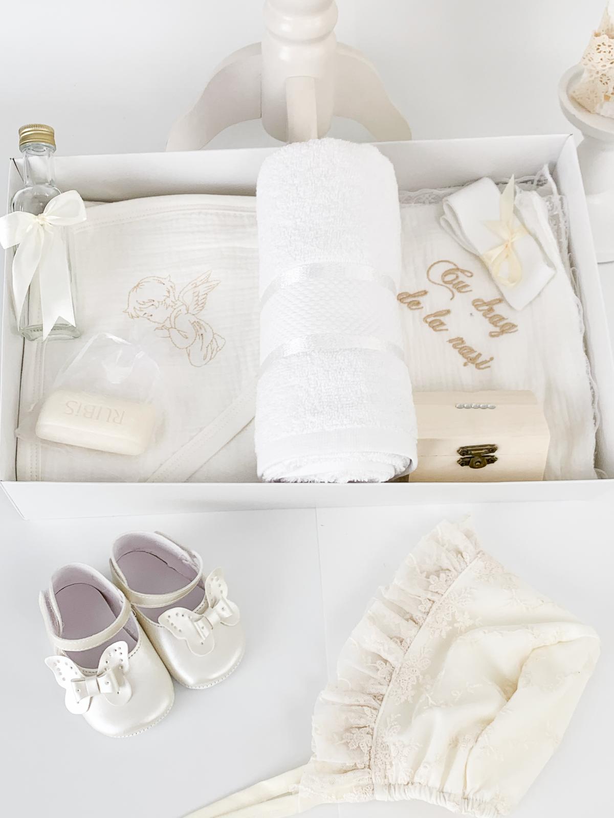 Trusou botez complet cu rochita eleganta si lumanare ceara naturala - Sena - Botez bebelusi