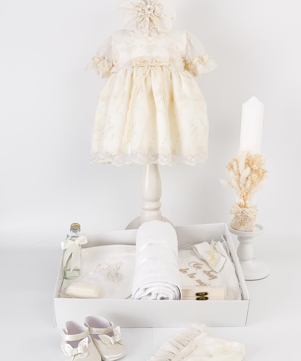 Trusou botez complet cu rochita eleganta si lumanare ceara naturala - Sena - Botez bebelusi