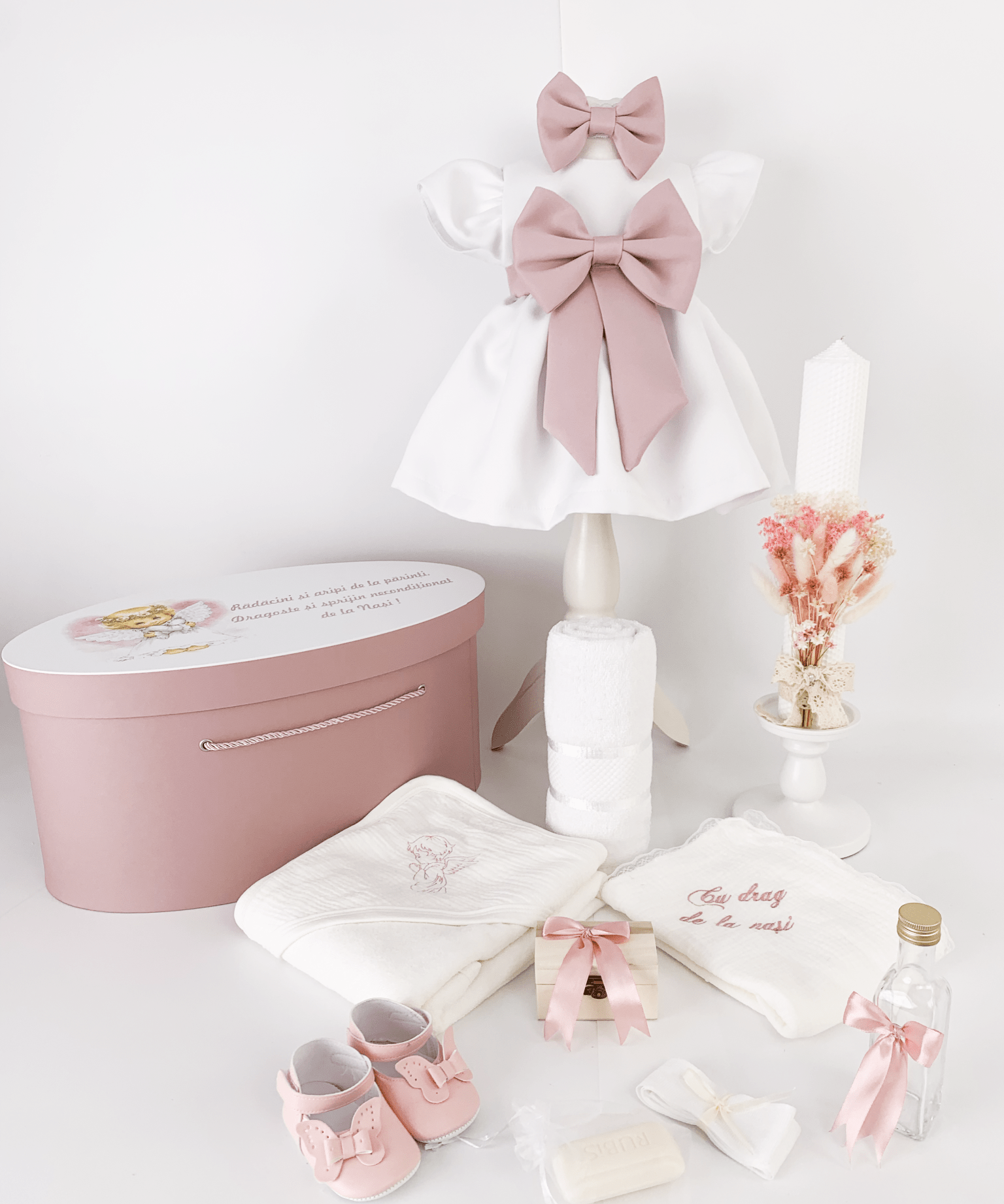 Trusou botez complet cu rochita eleganta si lumanare ceara naturala - Zenaida - Botez bebelusi