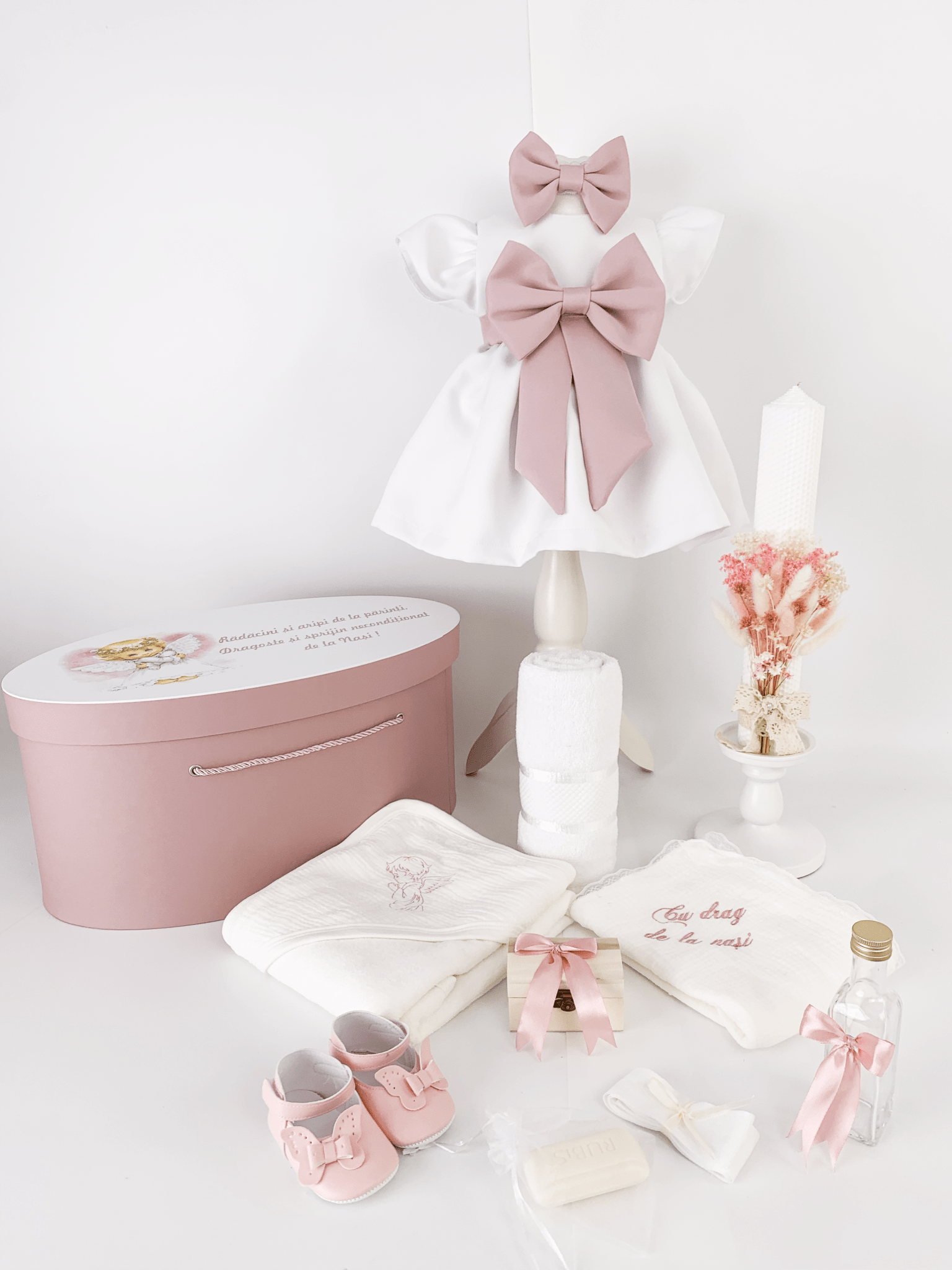 Trusou botez complet cu rochita eleganta si lumanare ceara naturala - Zenaida - Botez bebelusi