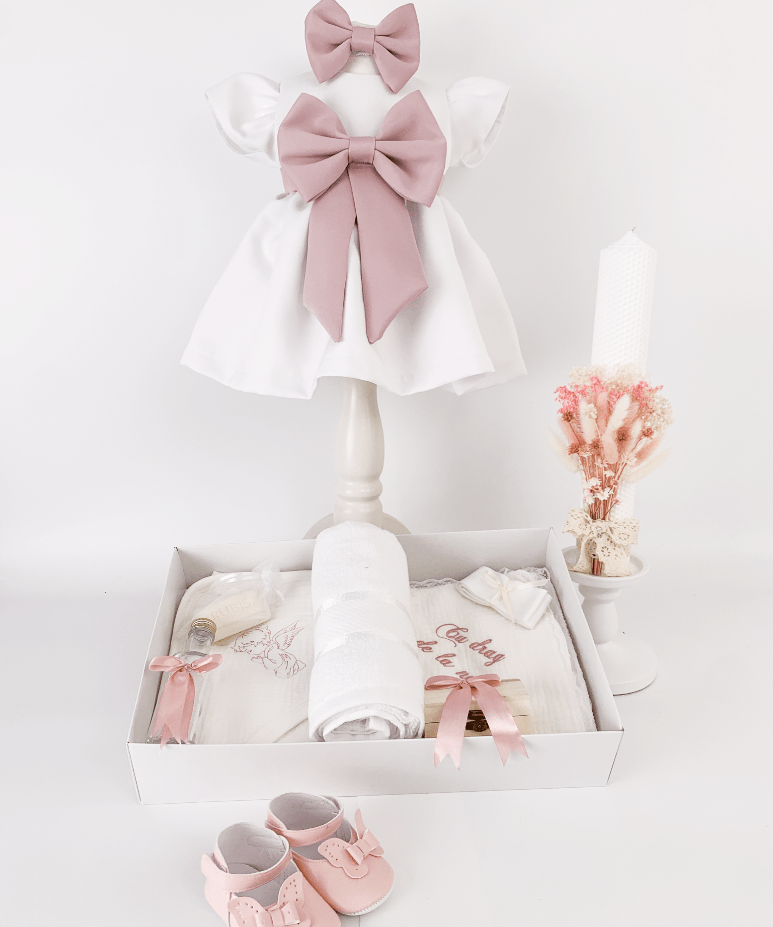 Trusou botez complet cu rochita eleganta si lumanare ceara naturala - Zmaranda - Botez bebelusi